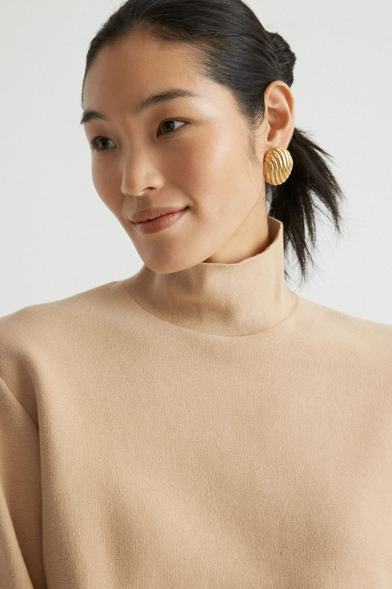 Gold Diana Earrings - Image 3