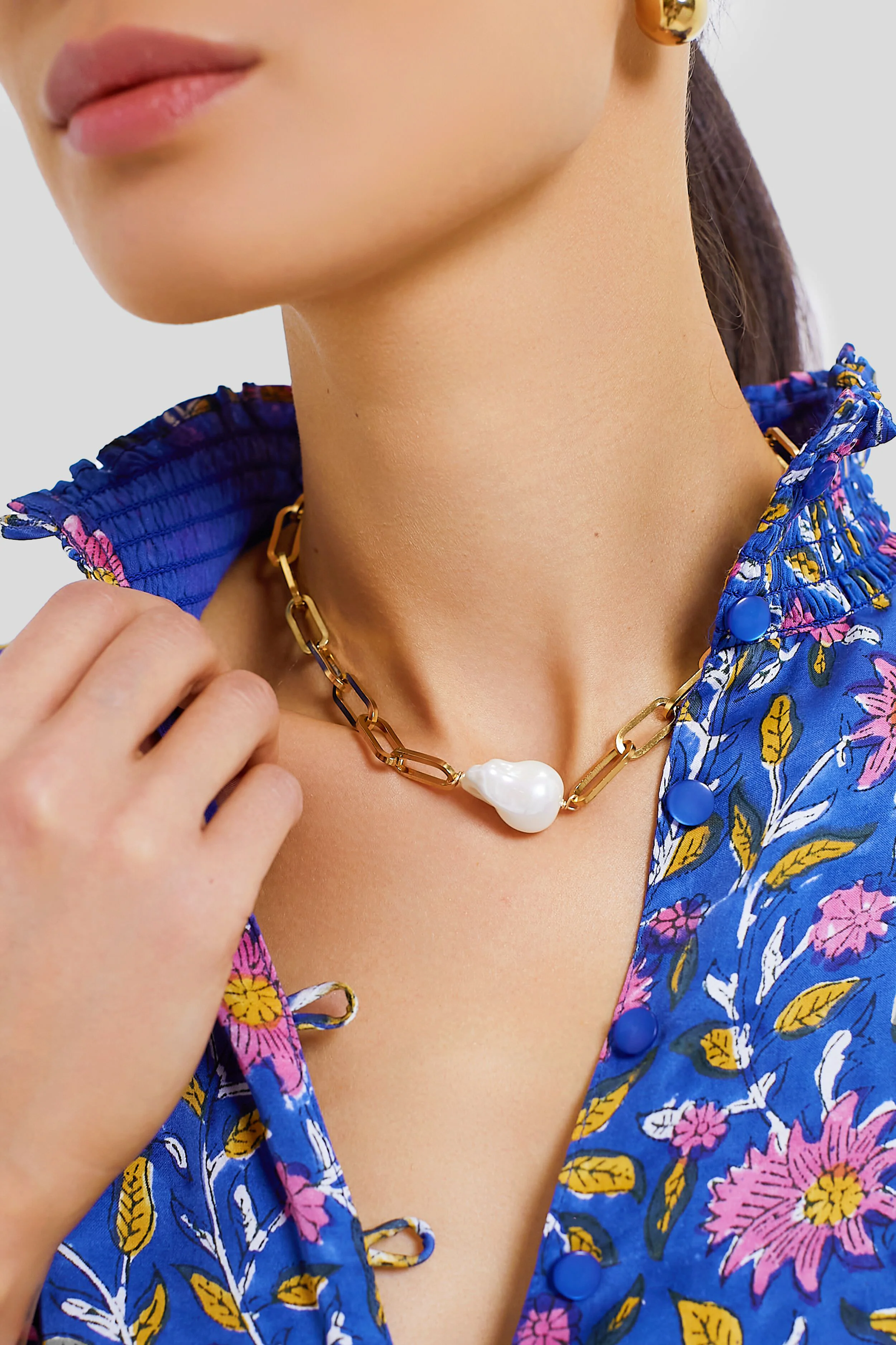 Gold Elizabeth Necklace - Image 2