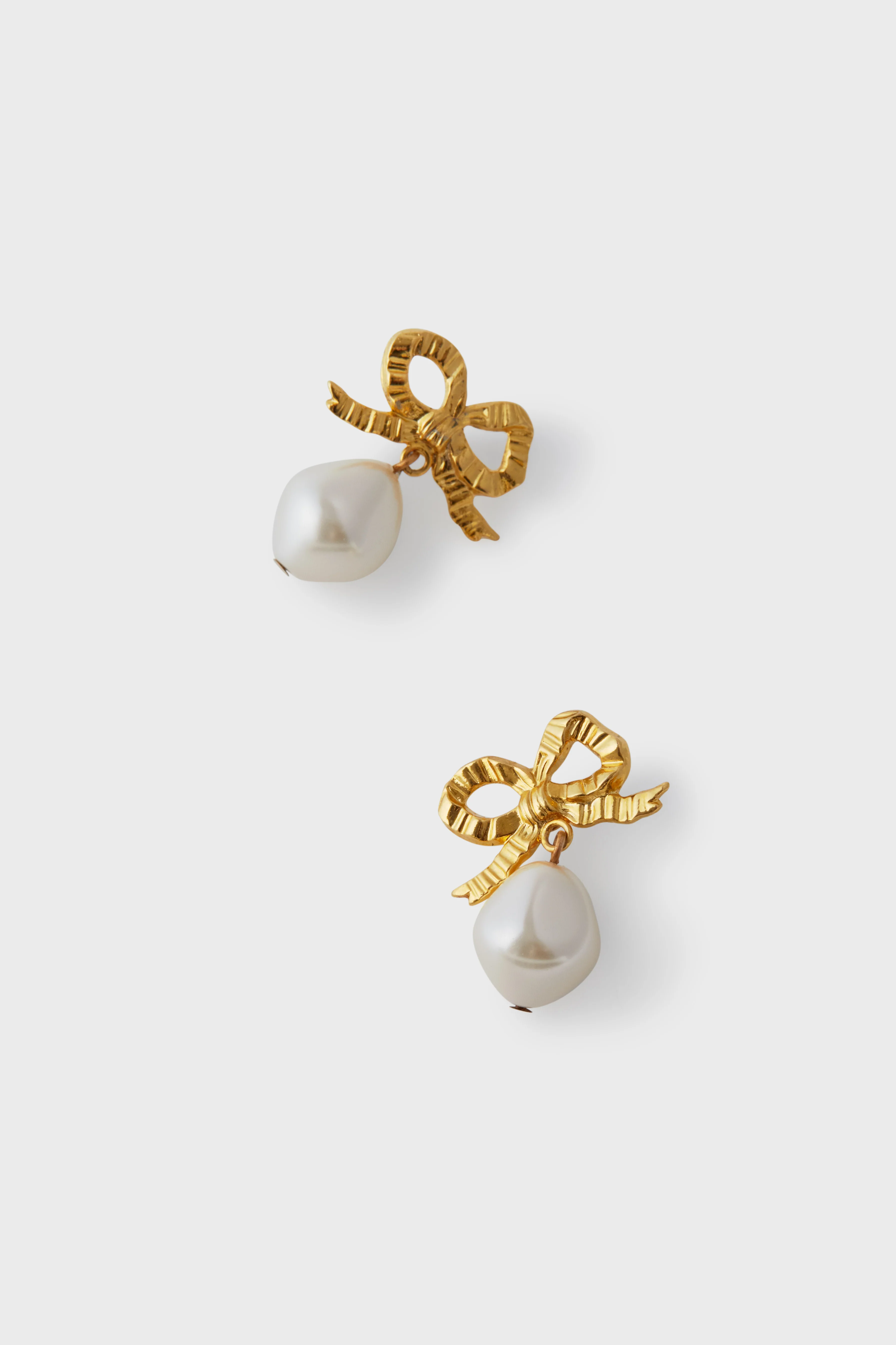 Gold Khloe Earrings - Image 4