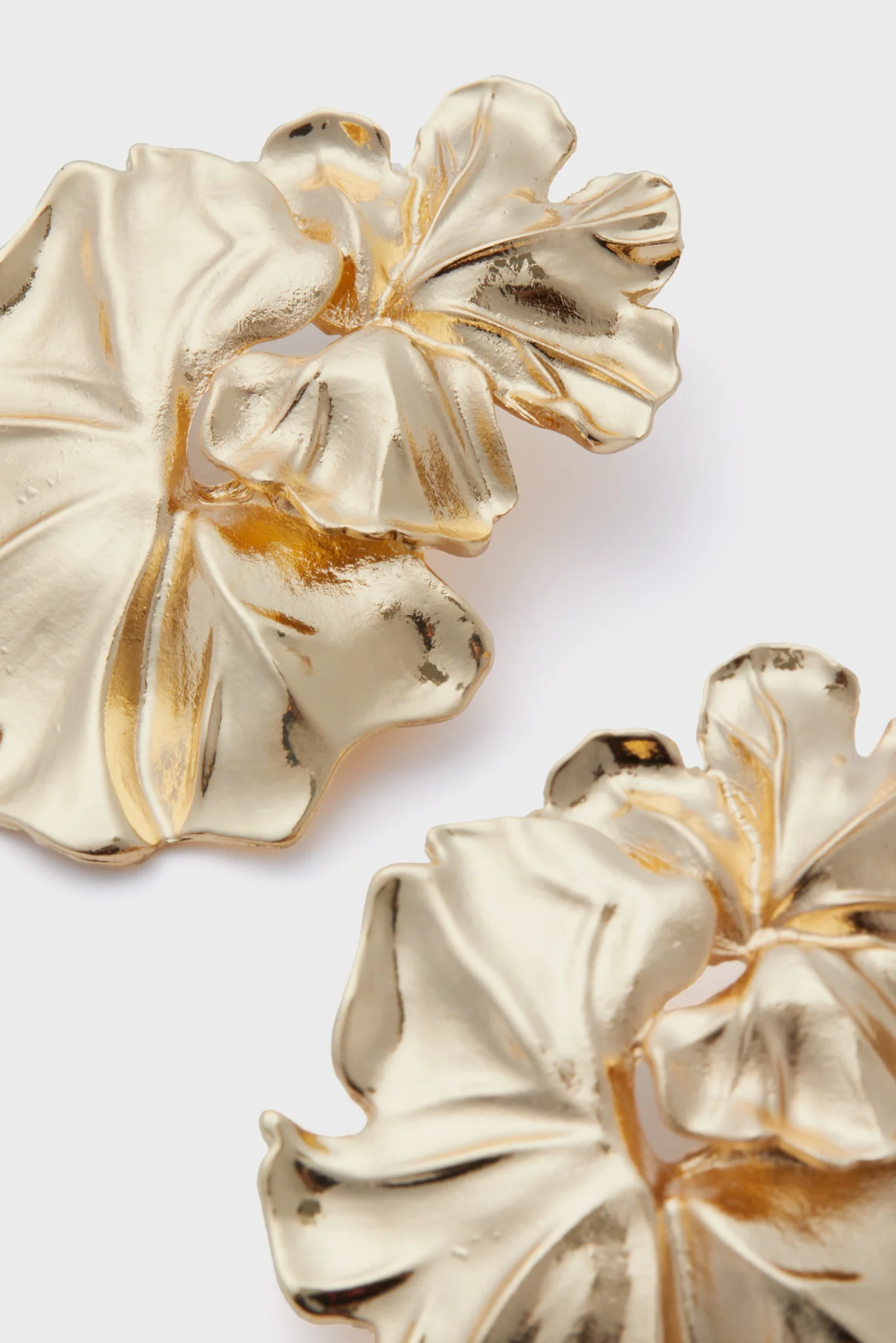 Gold Noveldo Earrings - Image 4