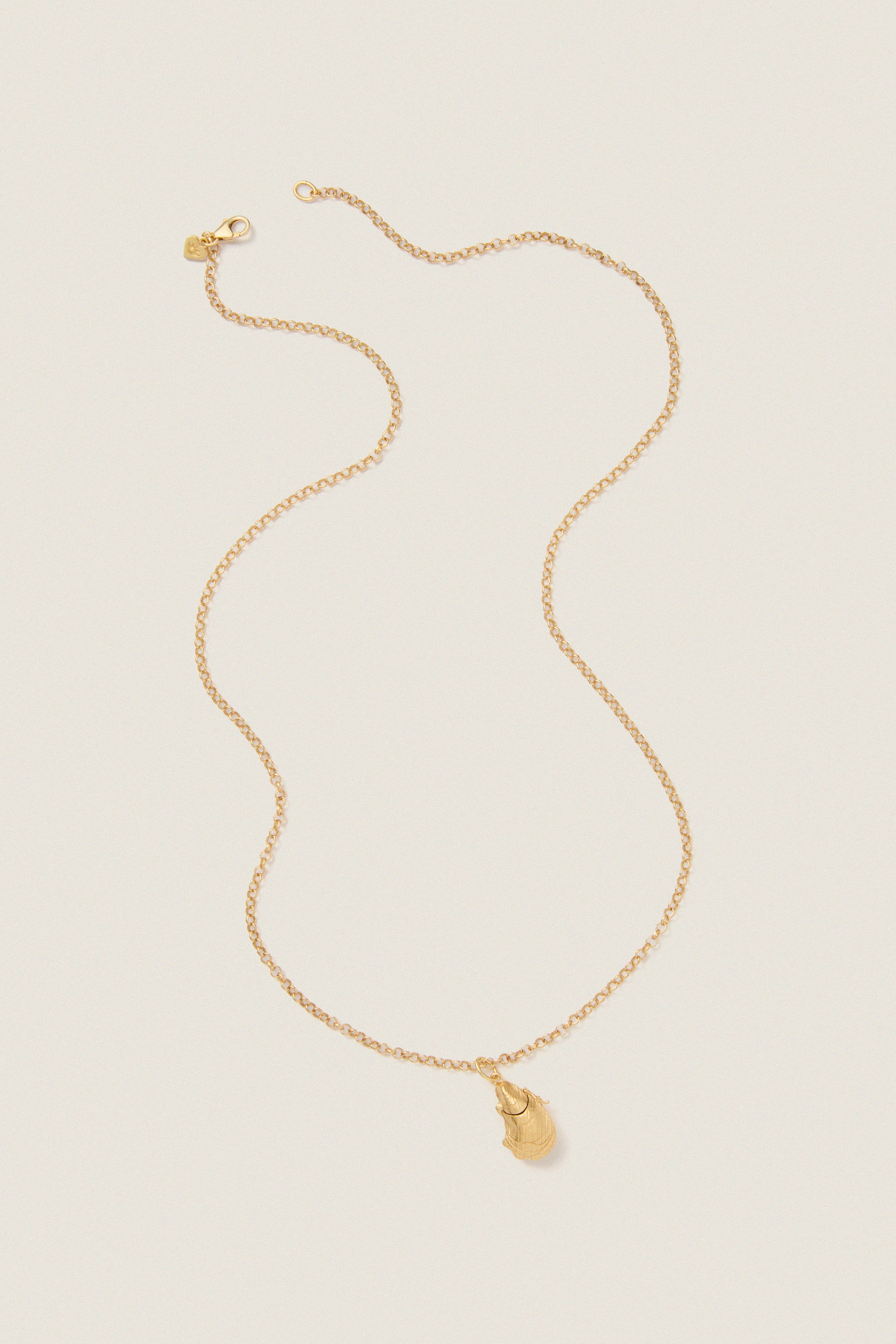 Gold Oyster Vesta Case 26" Necklace