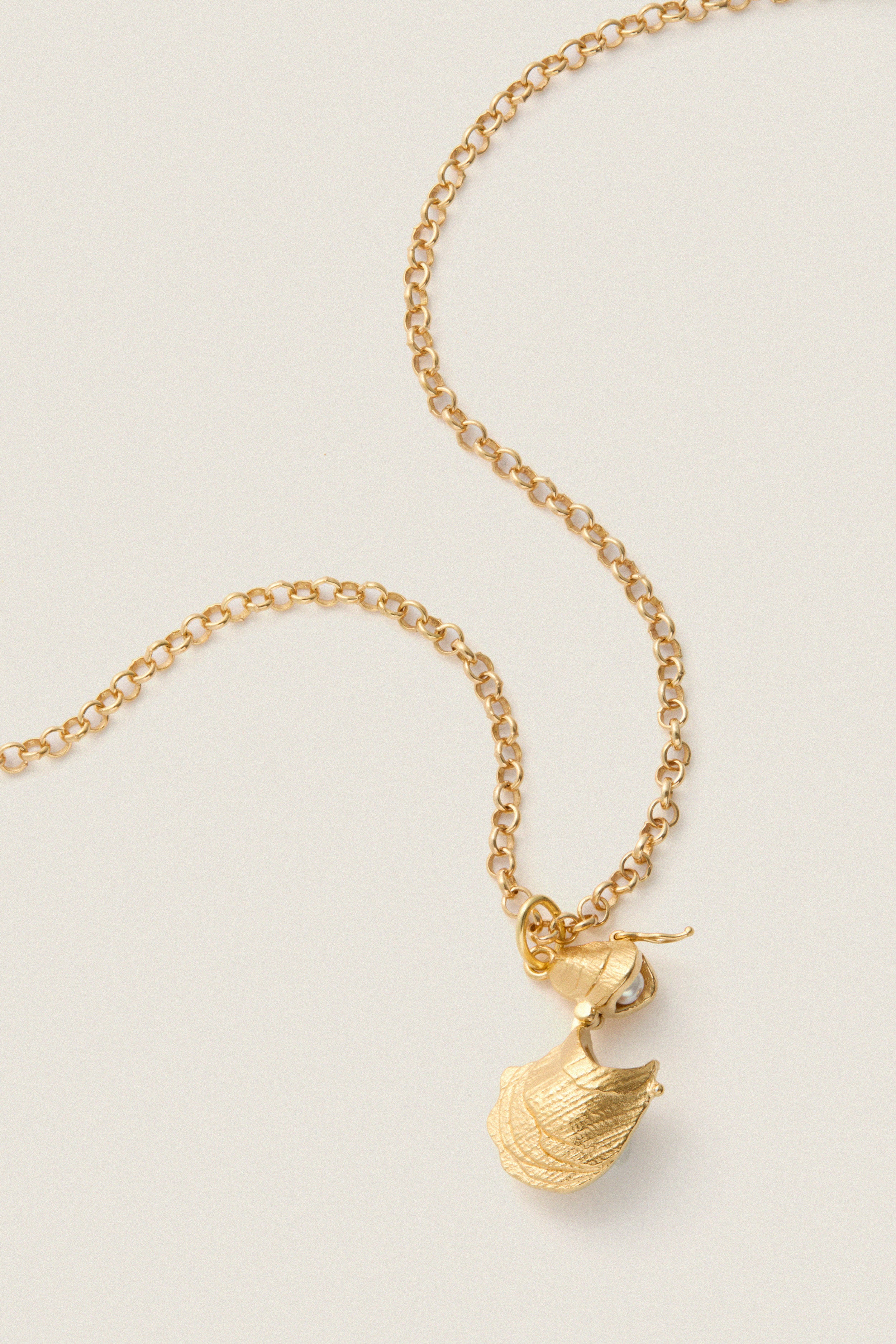 Gold Oyster Vesta Case 26" Necklace - Image 4