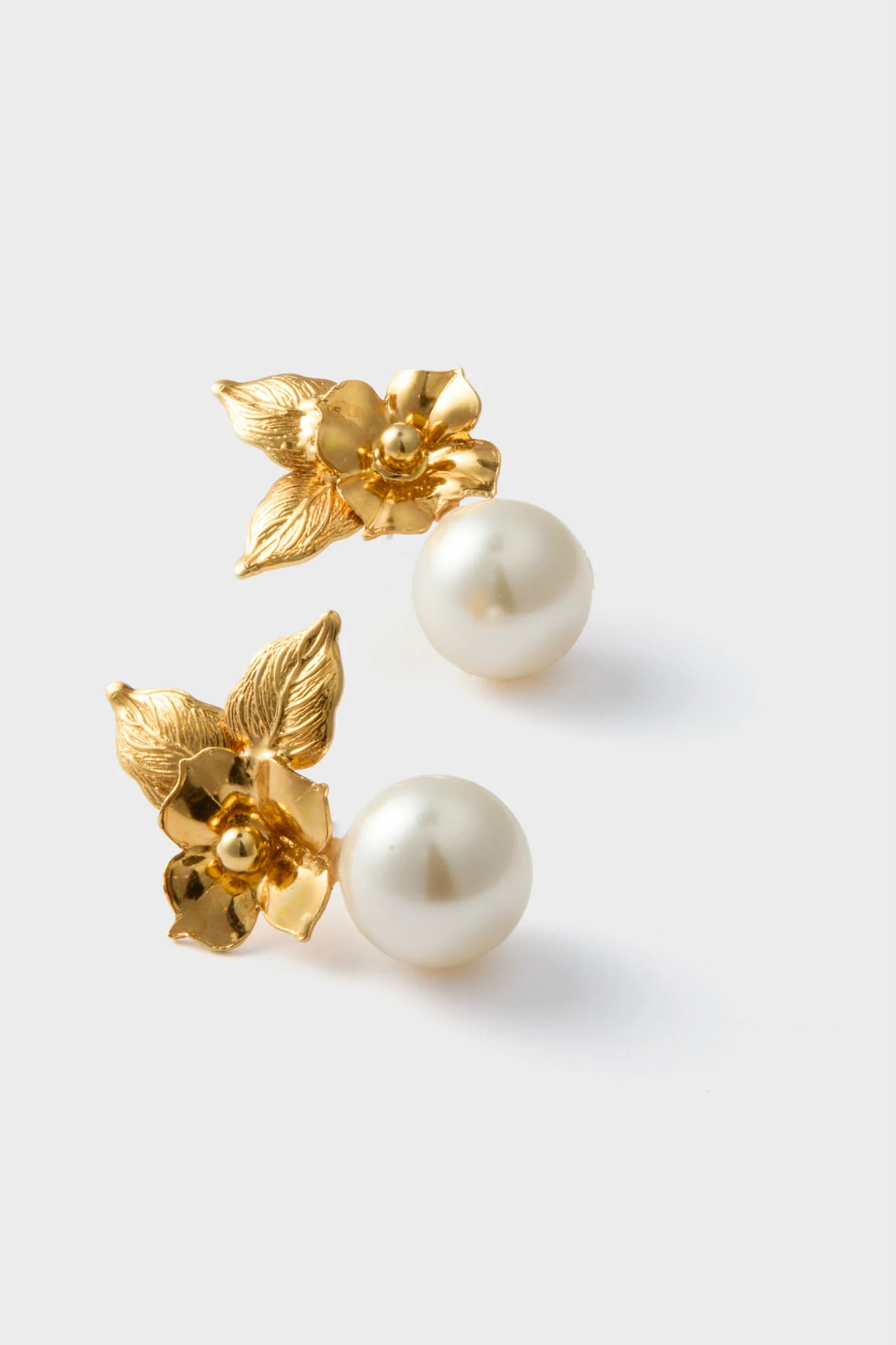 Gold Rici Earrings - Image 4