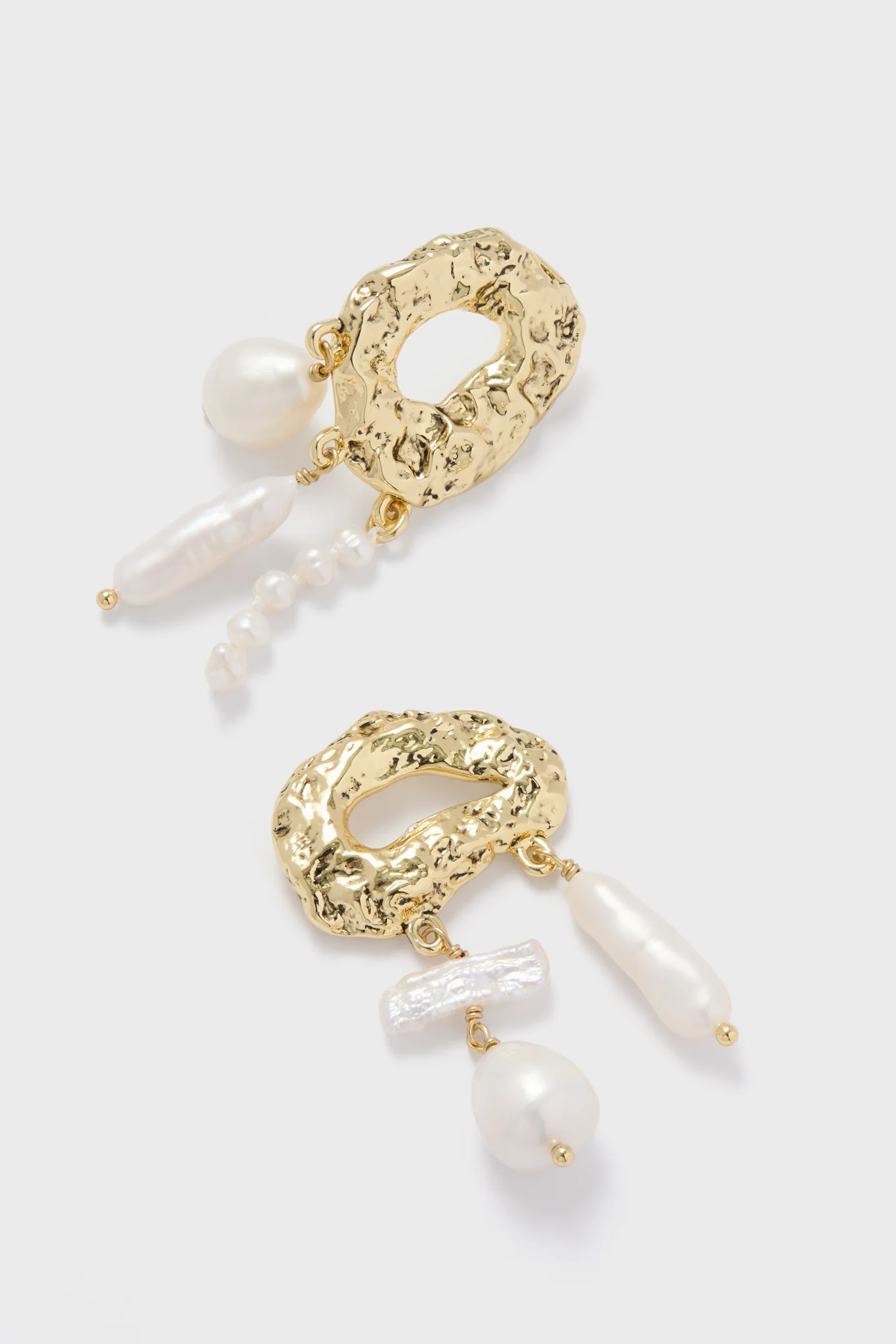 Gold Silvia Pearl Earrings - Image 4