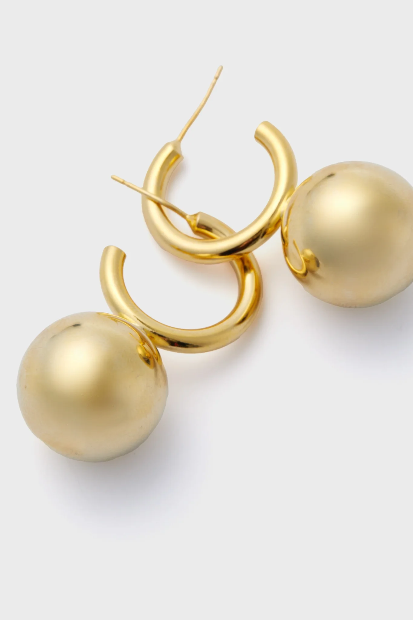 Gold Velle Earrings - Image 3