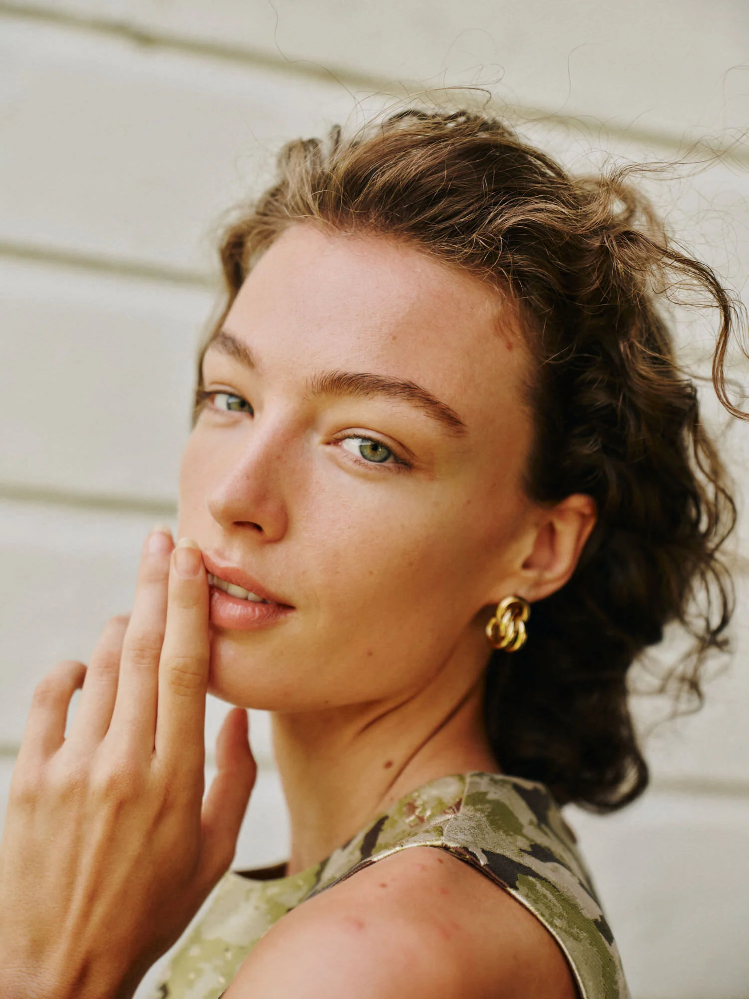 Gold Vera Earrings - Image 2
