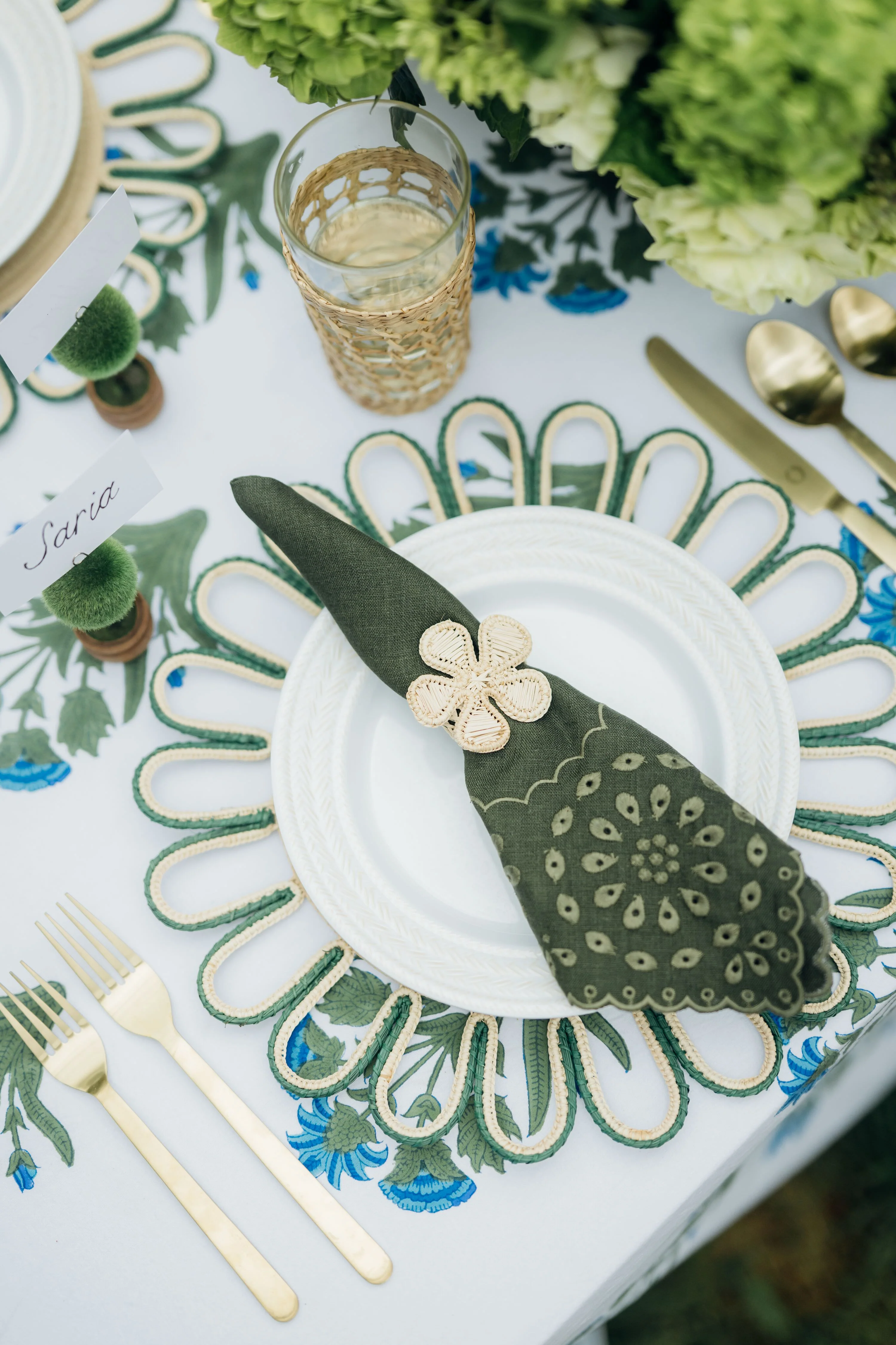 Green Eyelet Dinner Napkins Set of 4 - Image 3