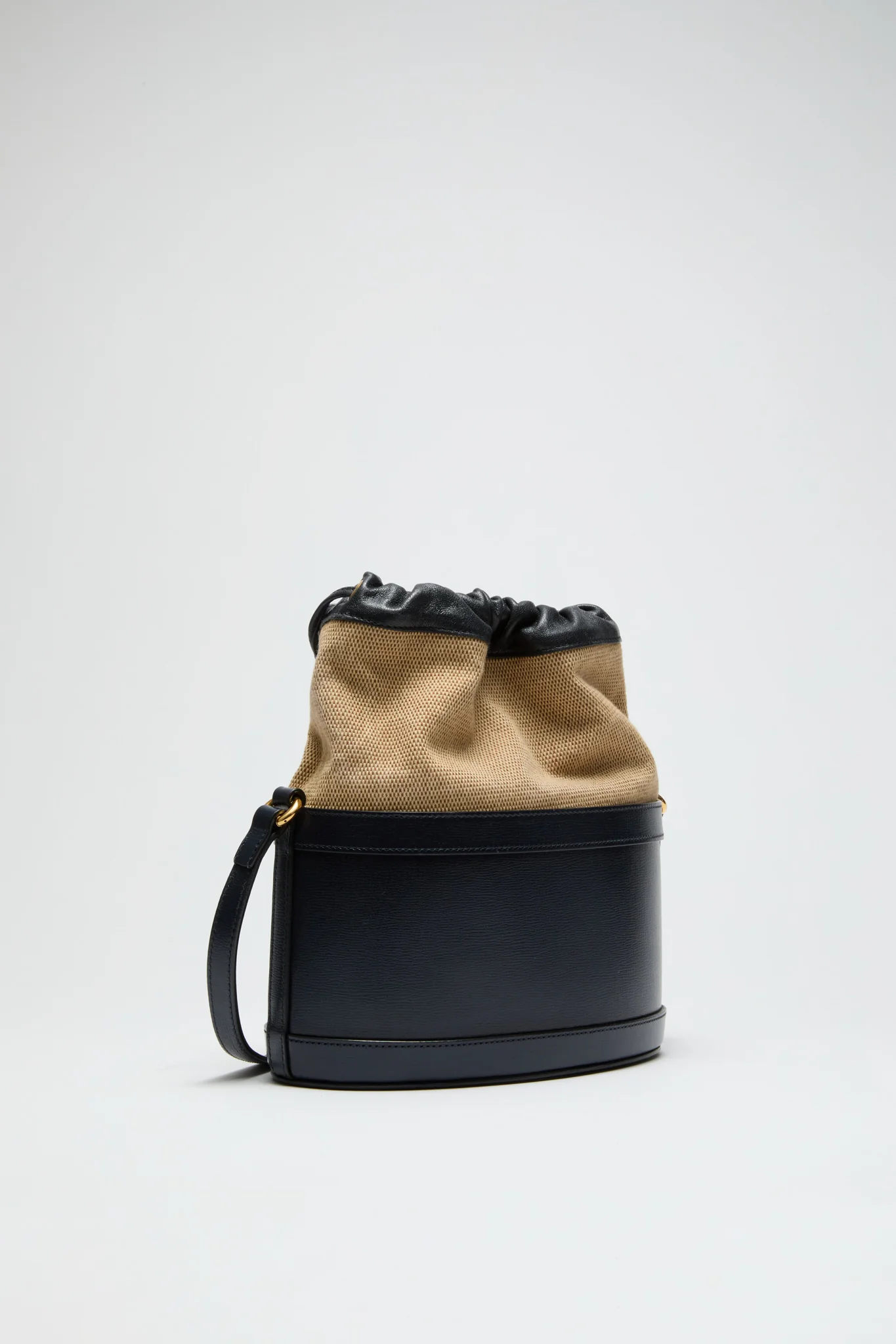 GUCCI Horsebit 1955 Bucket Crossbody Bag - Image 2