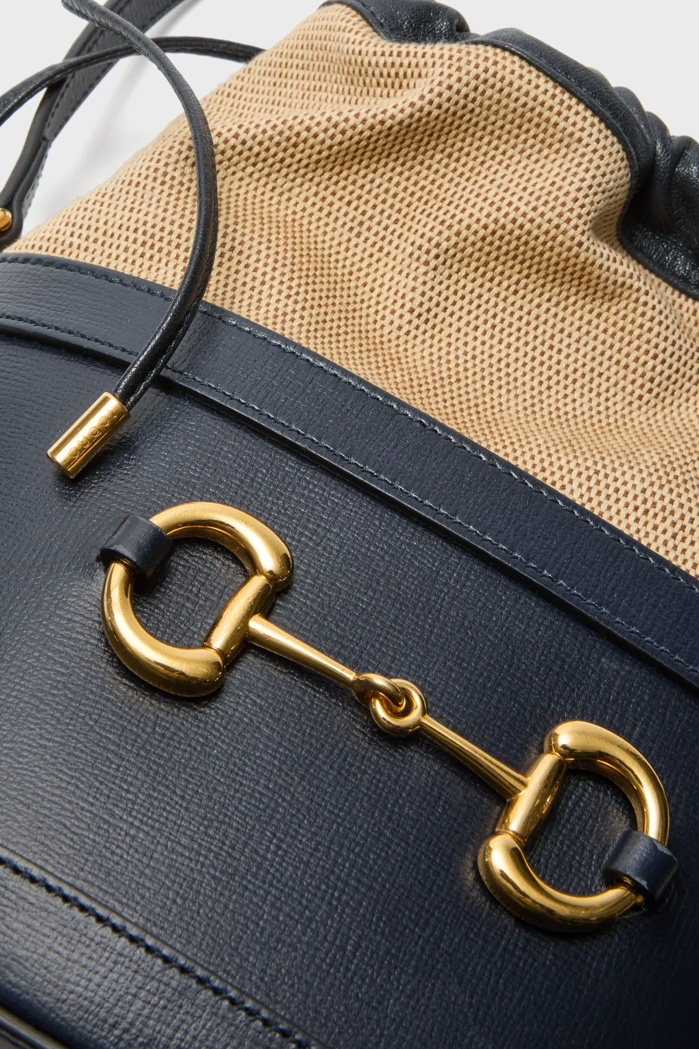 GUCCI Horsebit 1955 Bucket Crossbody Bag - Image 4