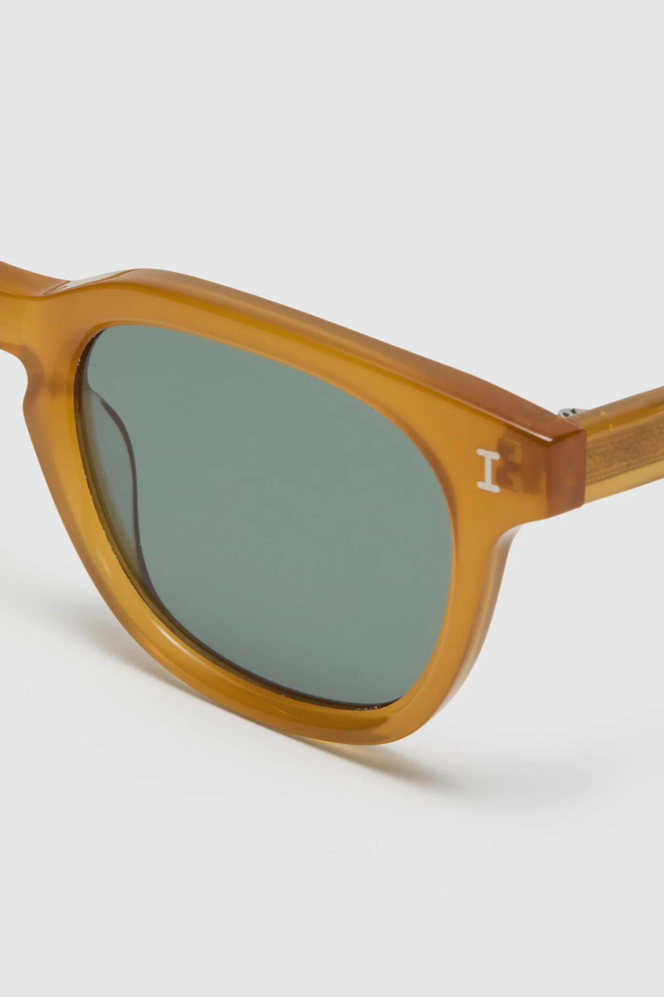 Honey Veneto Sunglasses - Image 4