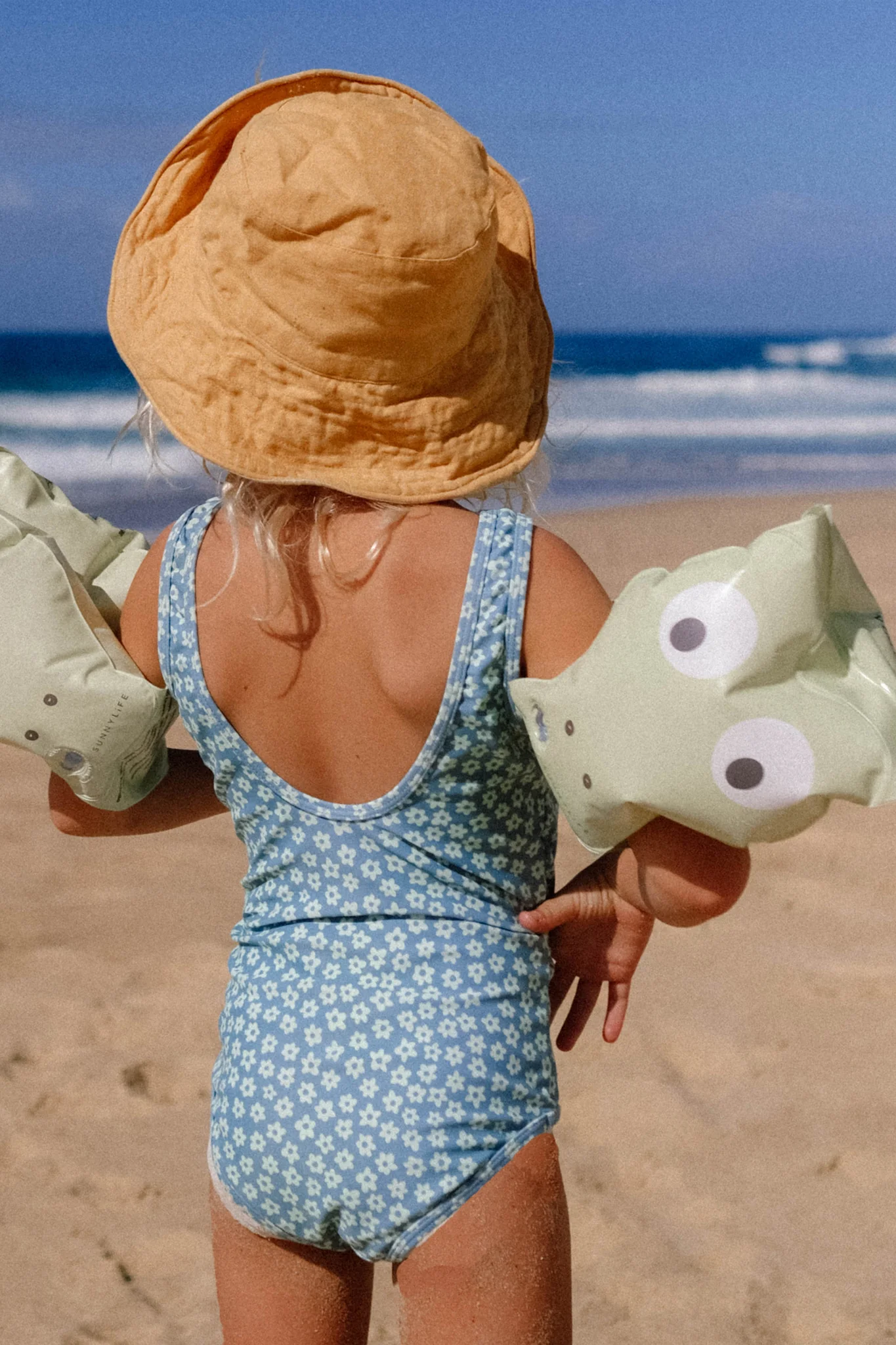 Kids Cookie the Croc Inflatable Arm Bands - Image 2