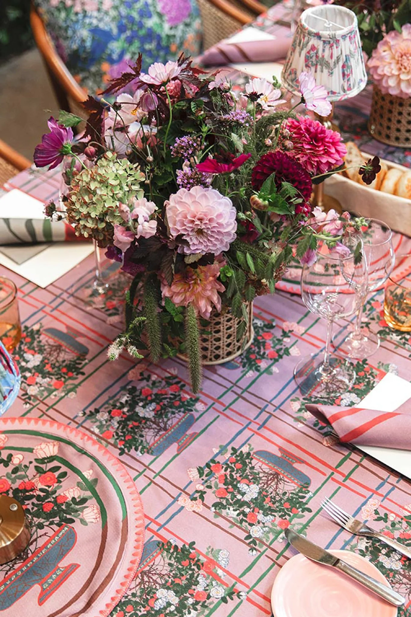 La Vie en Rose Tablecloth - Image 2