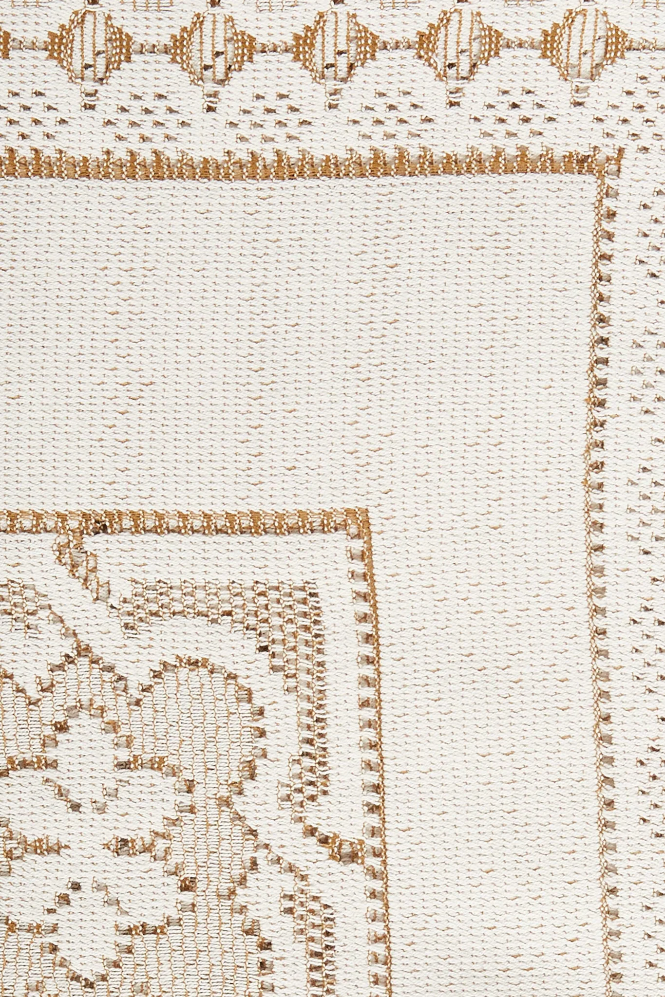 Lacey Medium Tablecloth - Image 3
