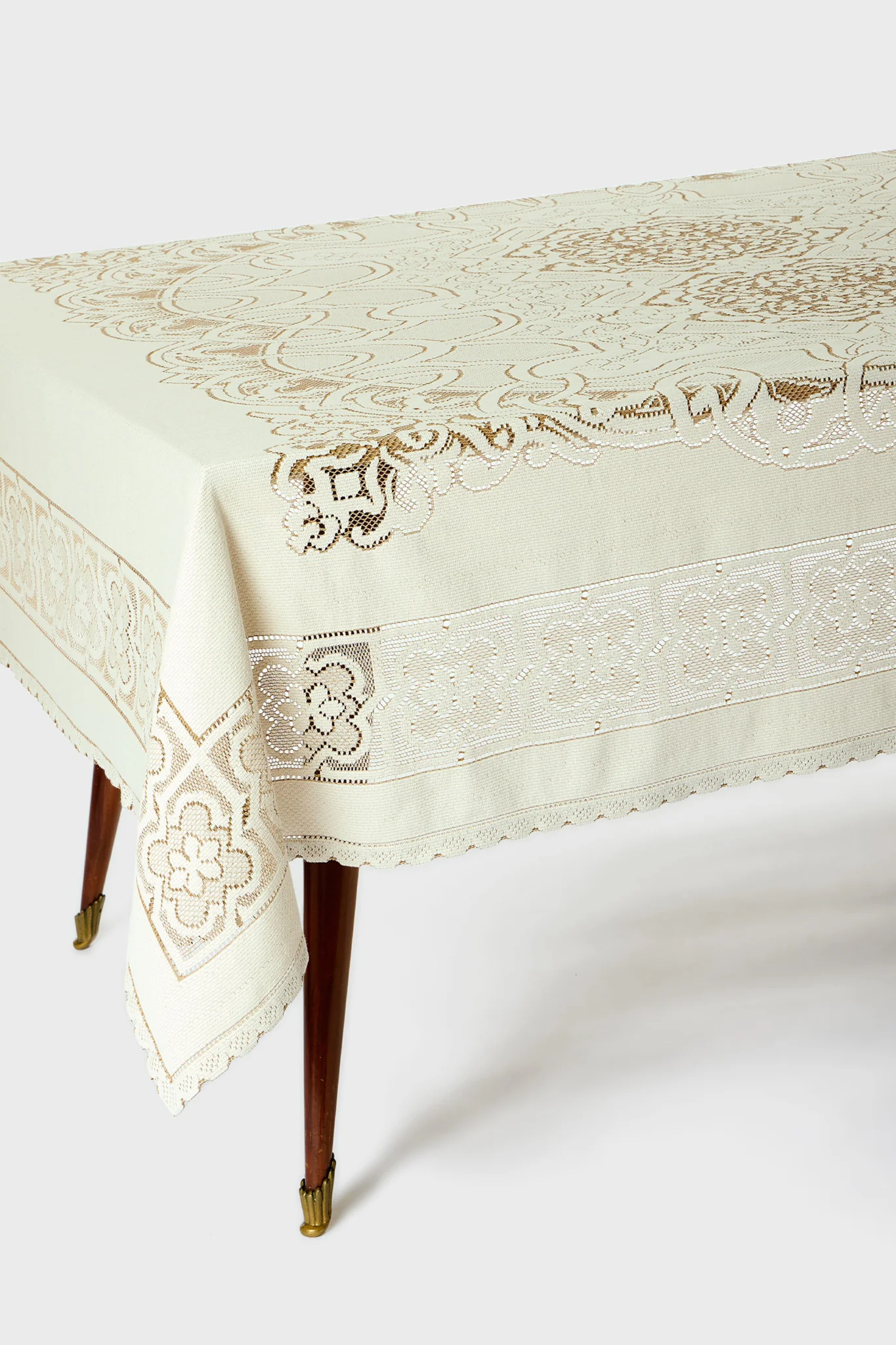 Lacey Medium Tablecloth - Image 4