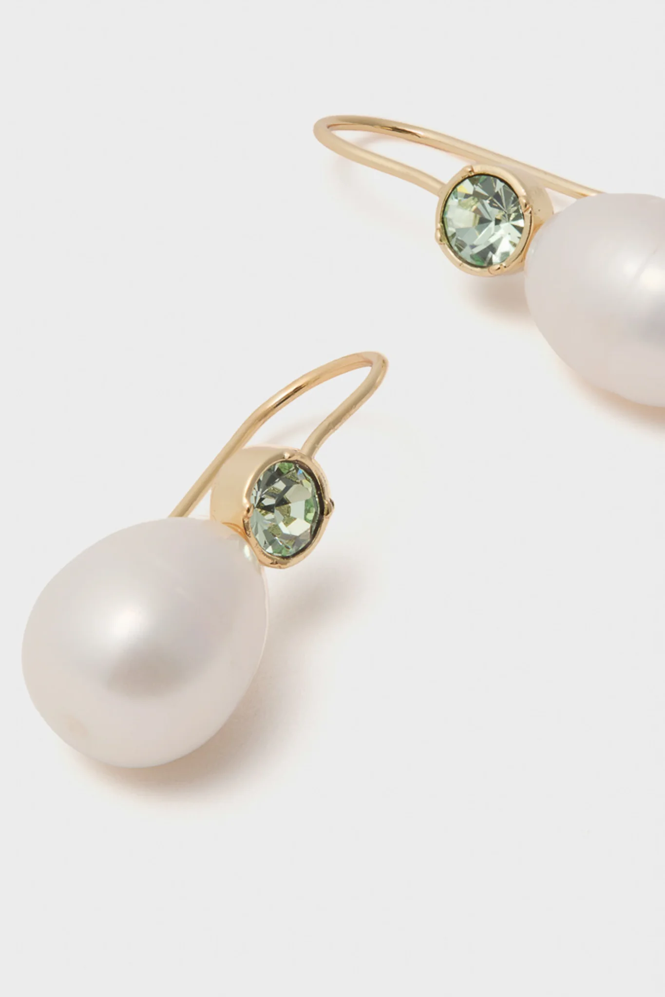 Mint Ellie Pearl Drop Earrings - Image 4