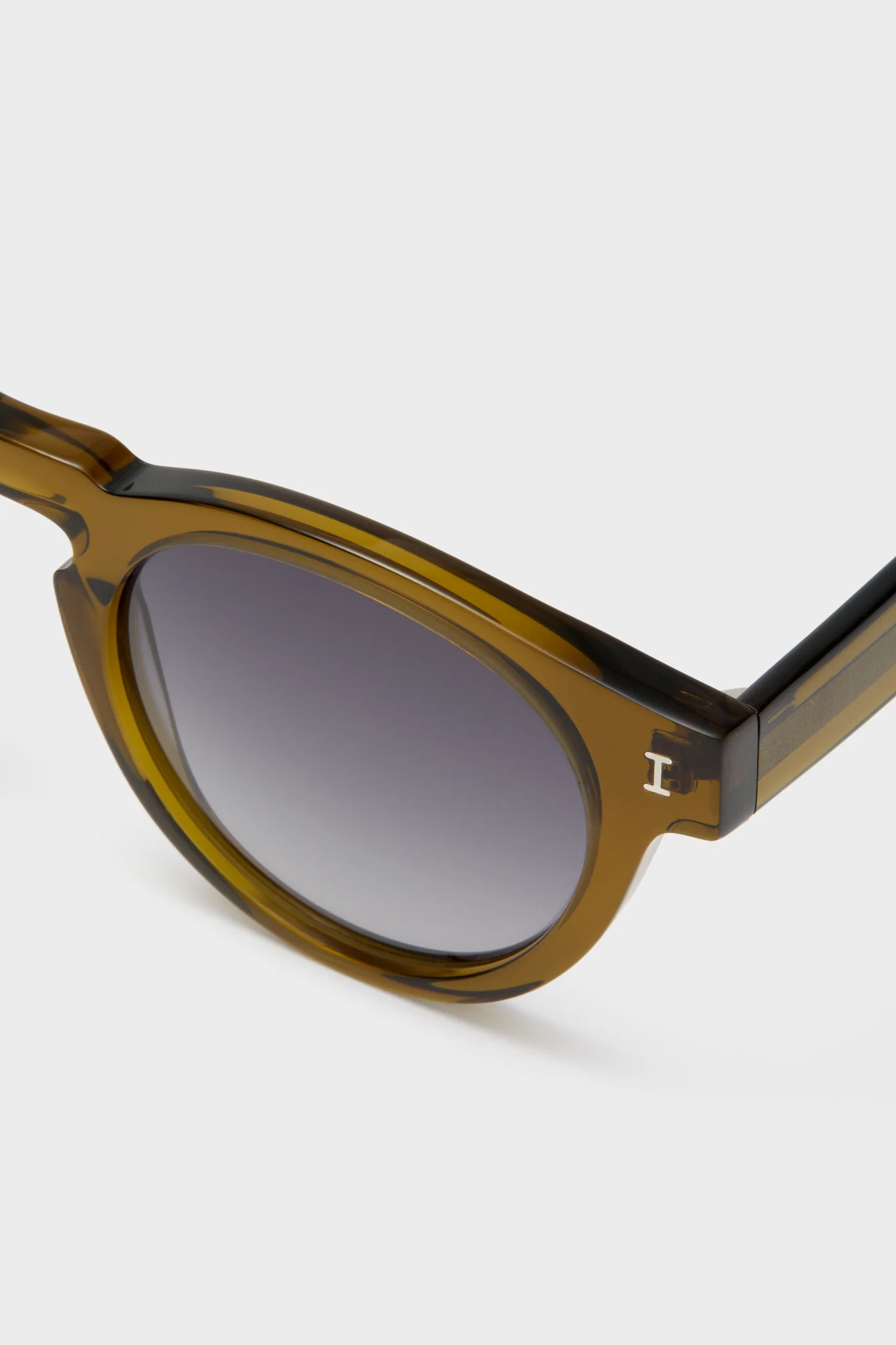 Moss Leonard Sunglasses - Image 4