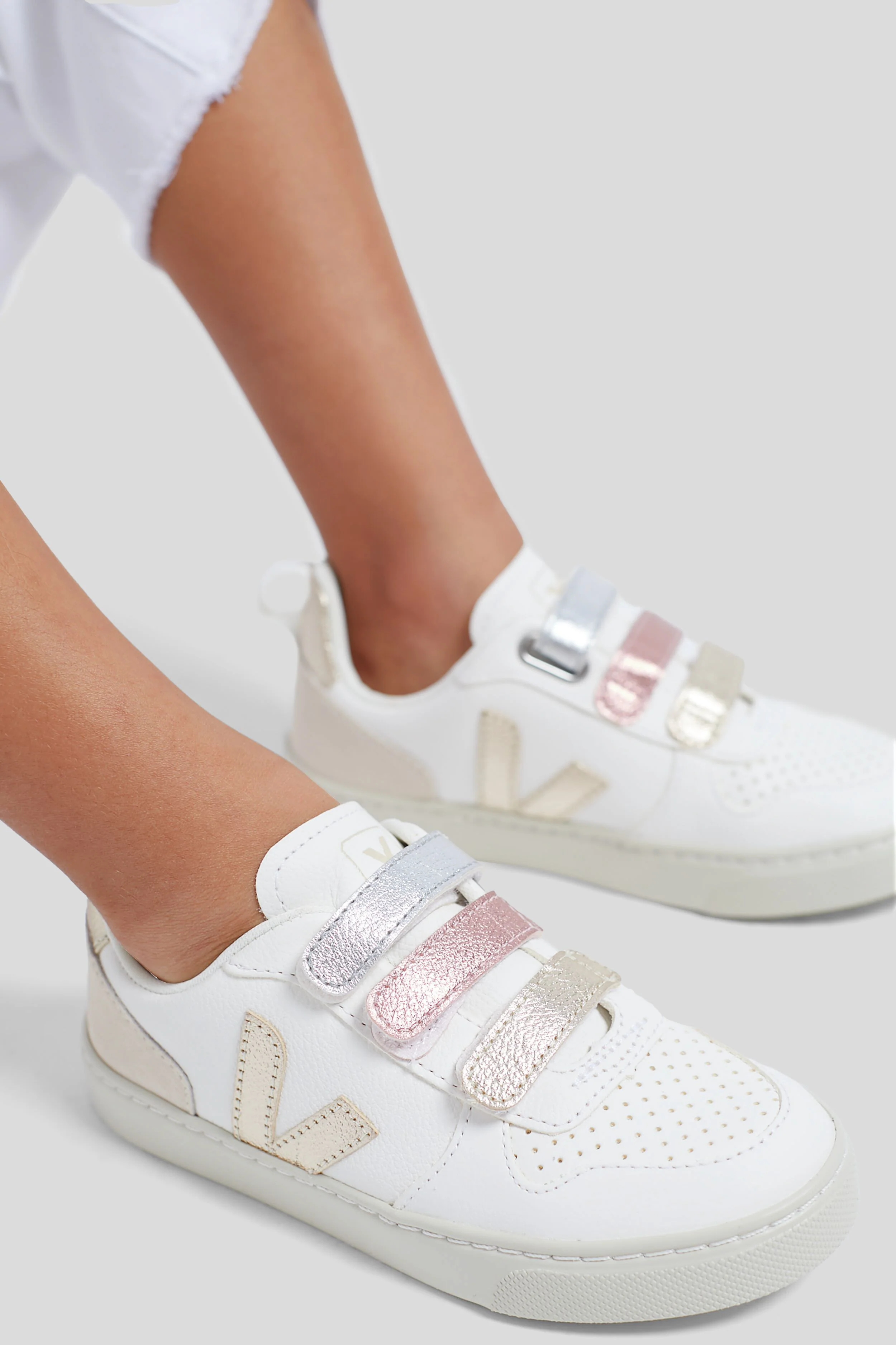 Kids Multicolor Extra White Shiny Small V-10 Sneakers - Image 2