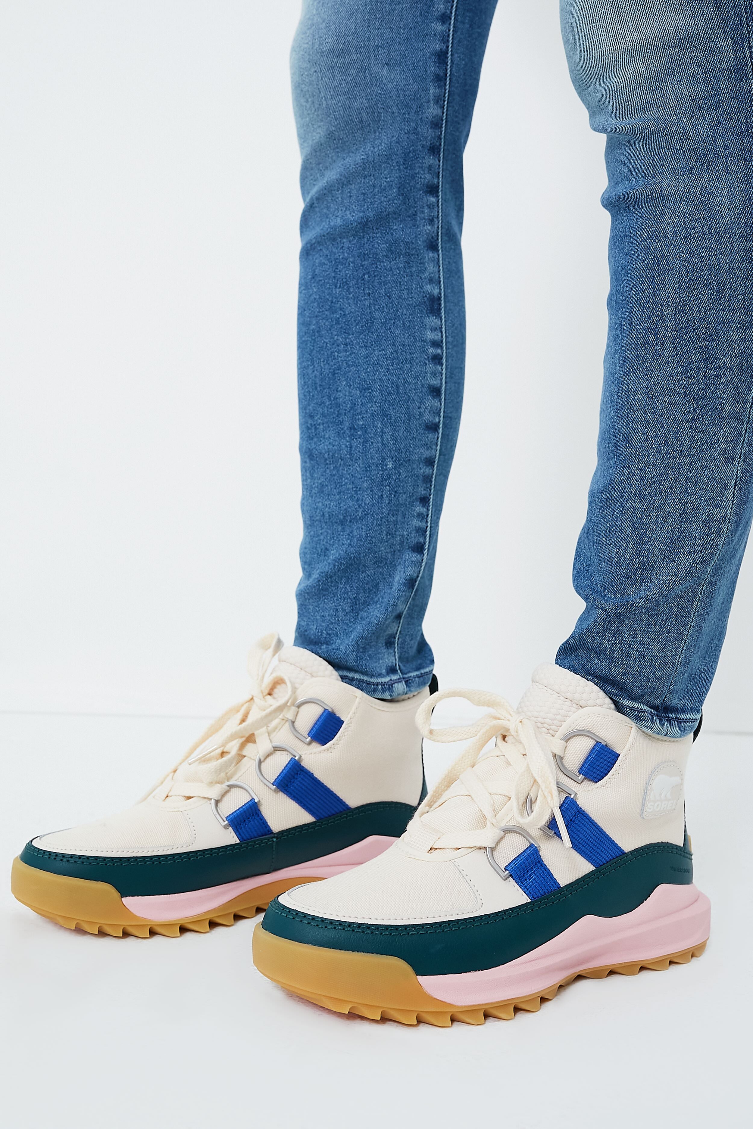 Natural and Midnight Teal Ona Rmx Chukka WP - Image 2