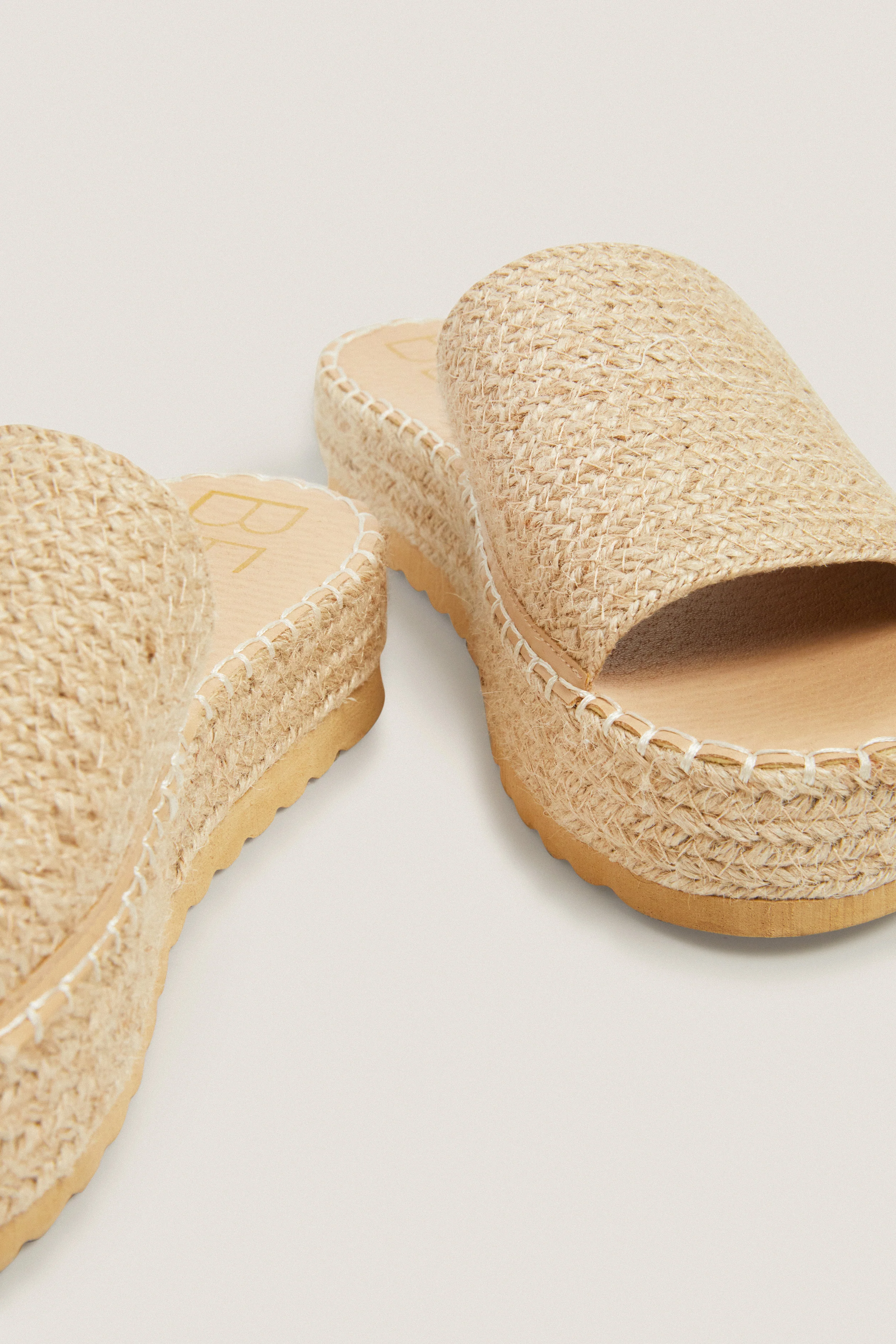Natural Del Mar Sandals - Image 5