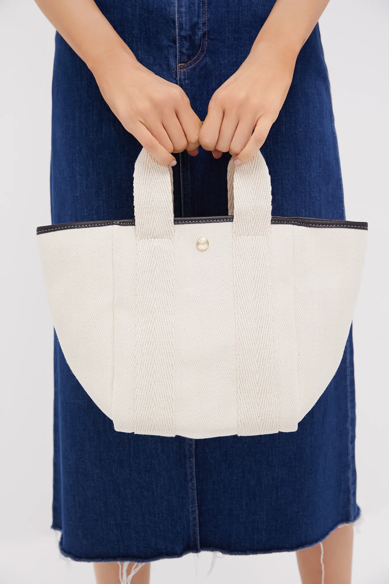 Natural Traversee S Square Tote - Image 2