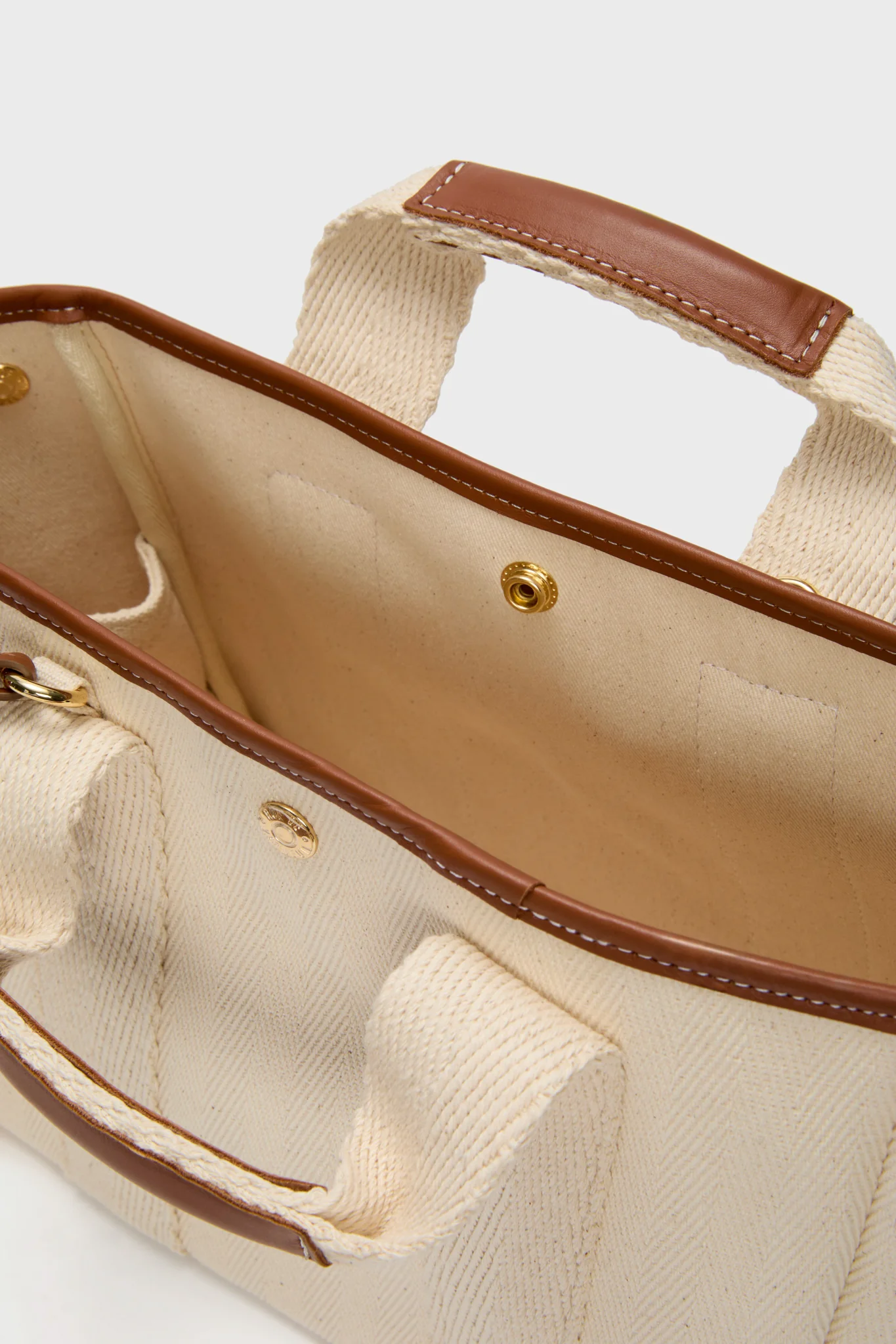 Natural Traversee S Tote - Image 6
