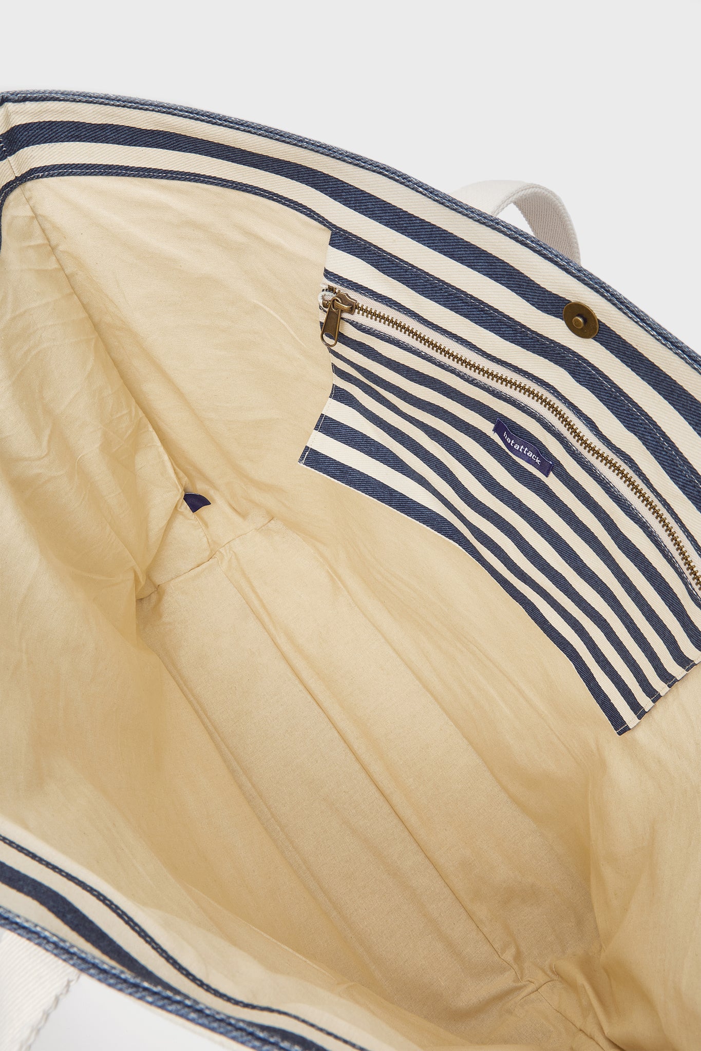 Navy Striped Sunhat Size Traveler Tote - Image 5