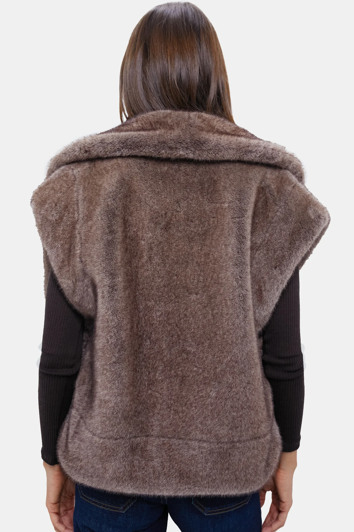 Oversized Aspen Faux Fur Vest - Image 4