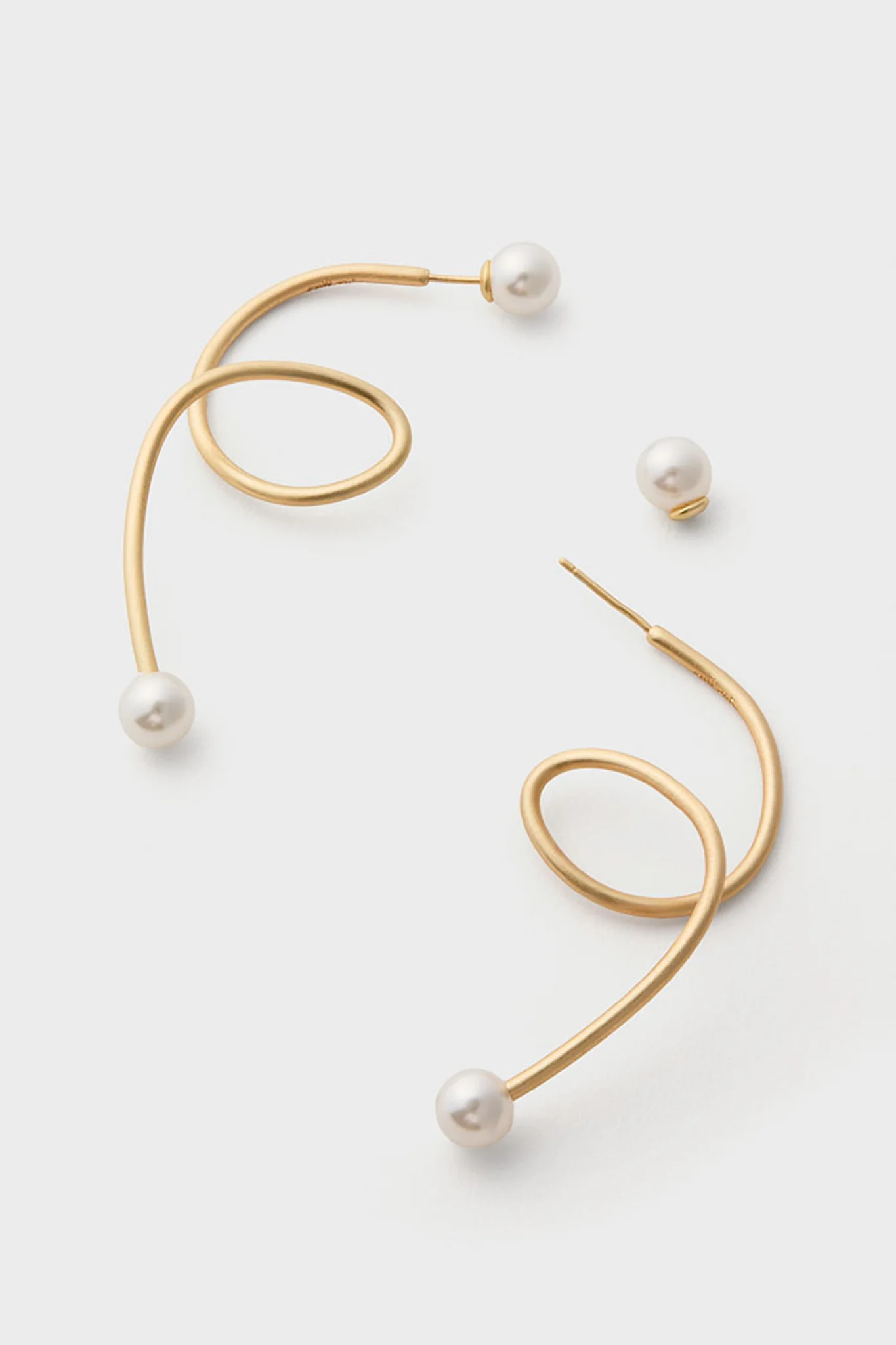 Pearl Tazia Earrings - Image 4