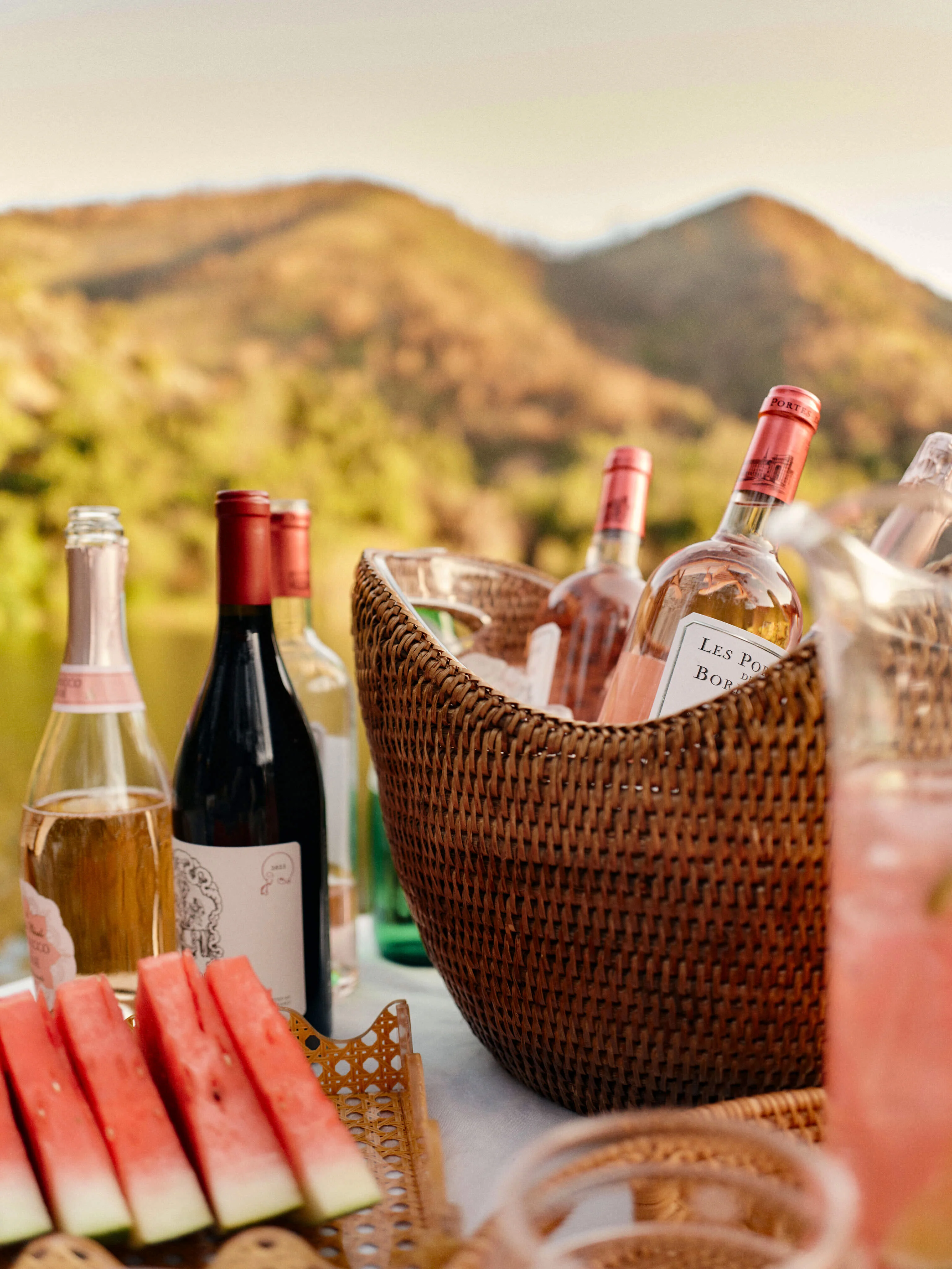 Rattan Champagne Bucket with Acrylic Insert - Image 2
