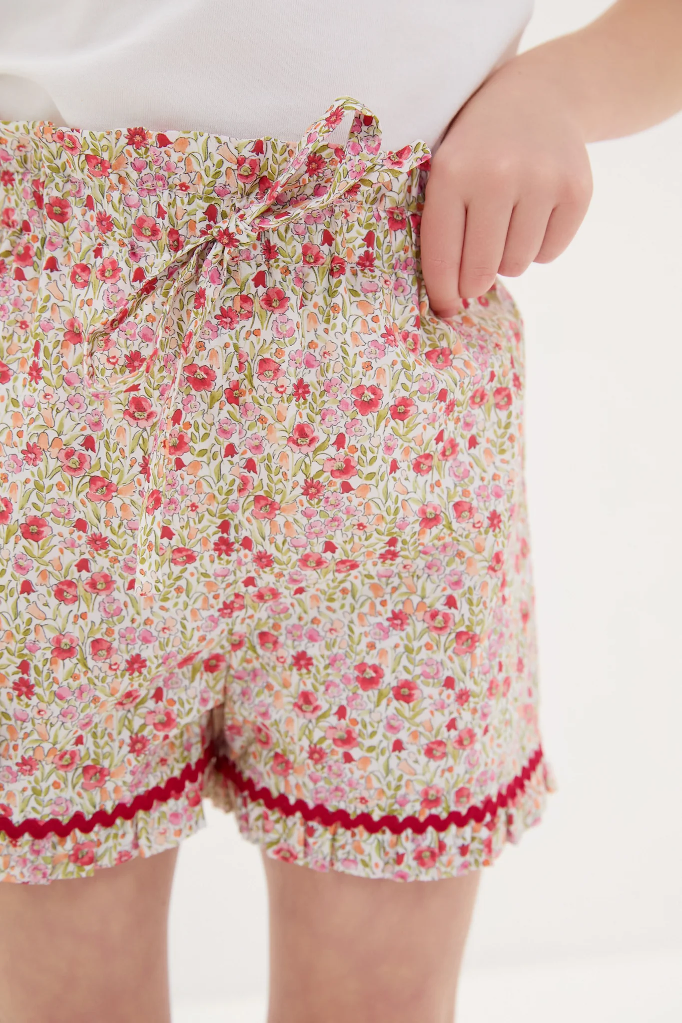 Red Floral Flores Cotton Shorts - Image 3