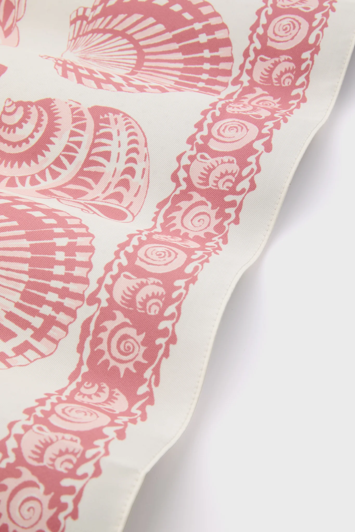 Rose Scallop Shell Large Scarf - Image 5
