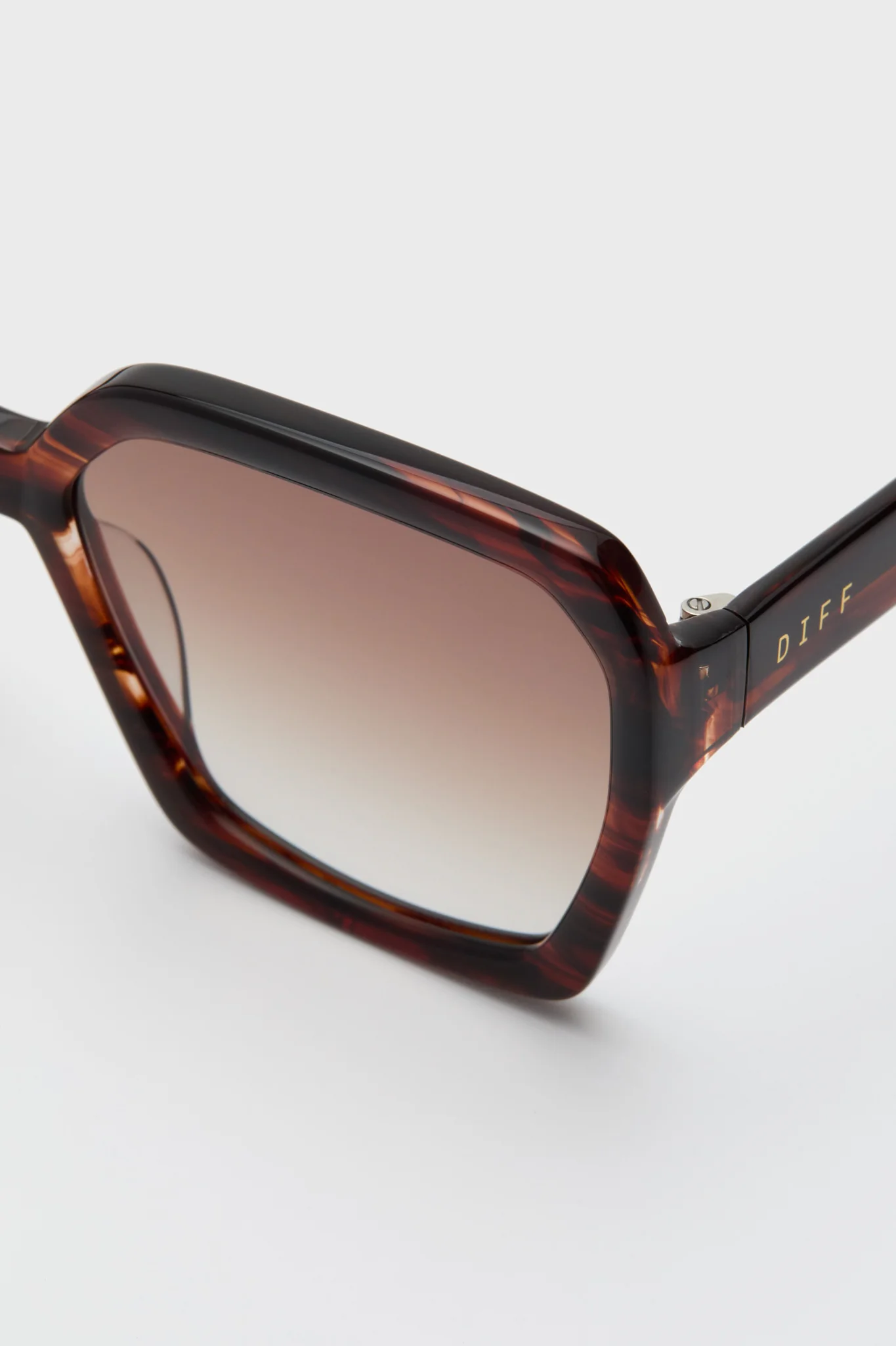 Sequoia Tortoise Sloane Sunglasses - Image 5