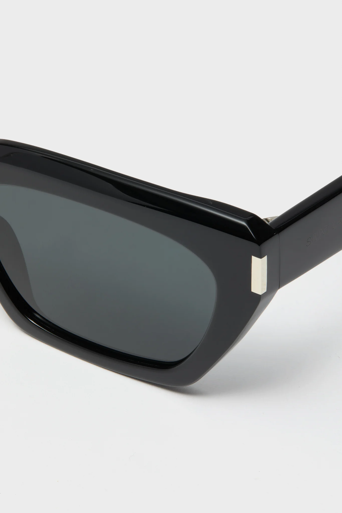Shiny Solid Black Corner Angle M Sunglasses - Image 5