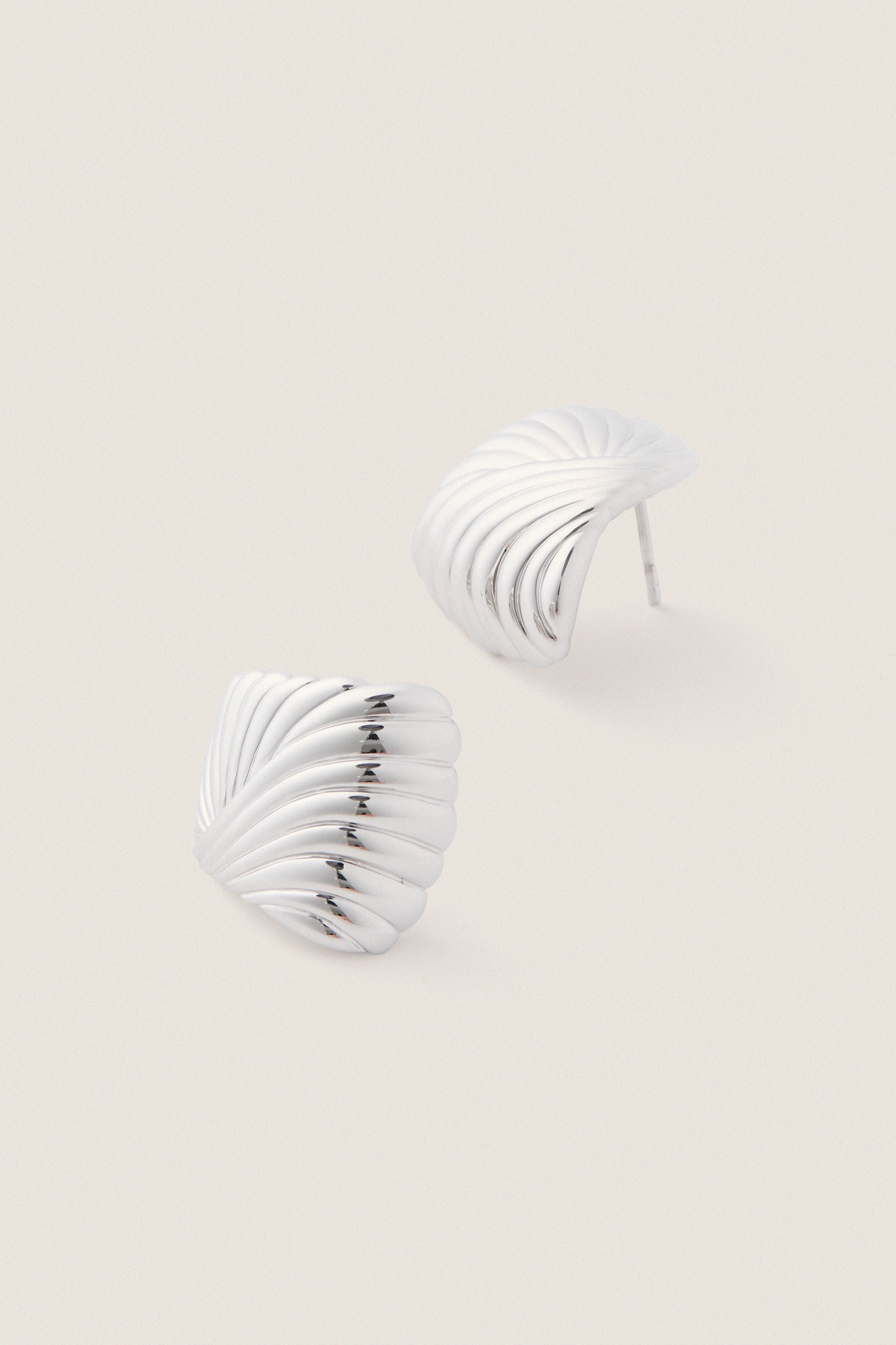 Silver Wavy Ridge Ripple Oversized Stud Earrings - Image 4