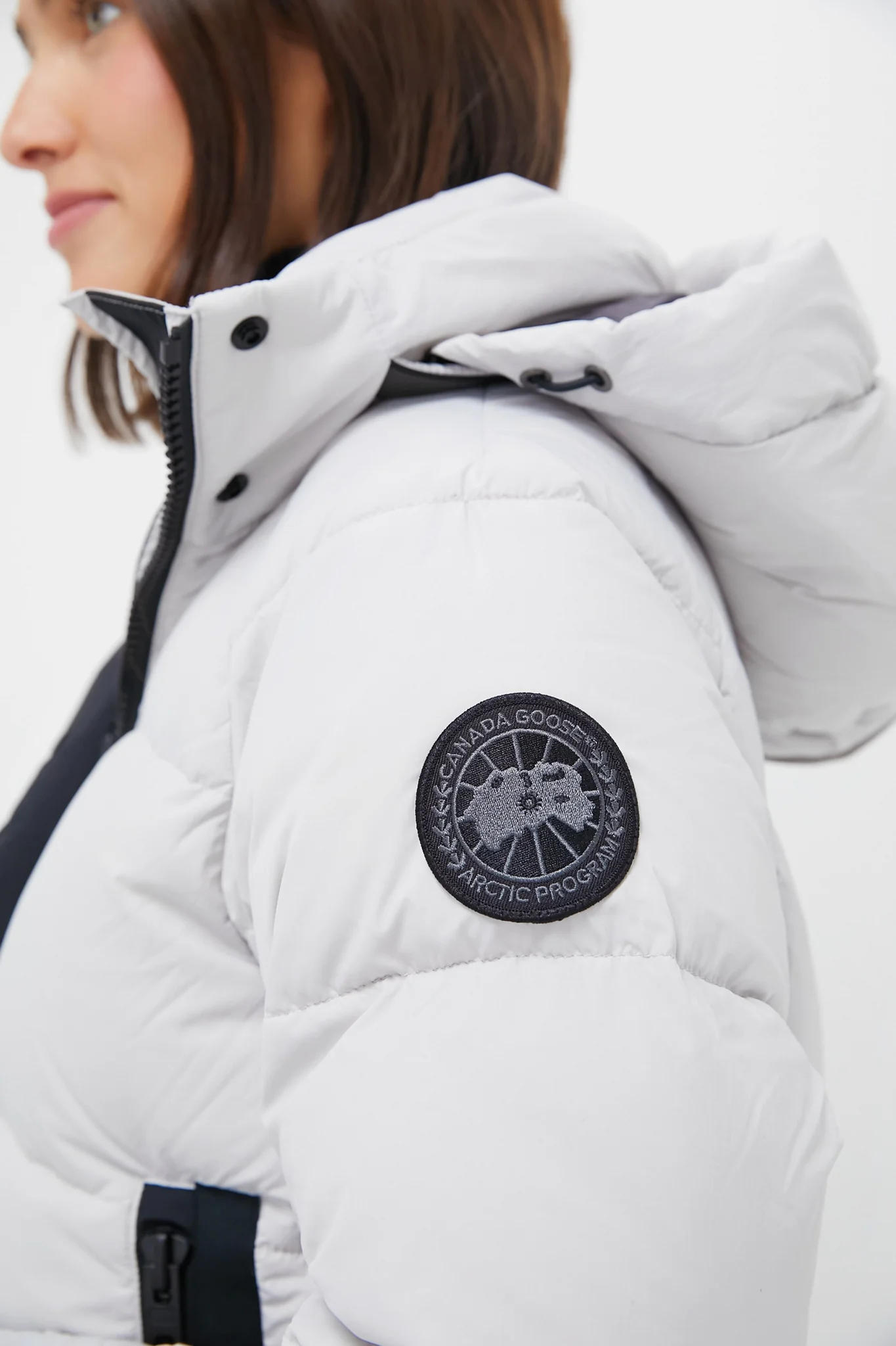 Silverbirch Black Disc Junction Cropped Puffer - Image 5