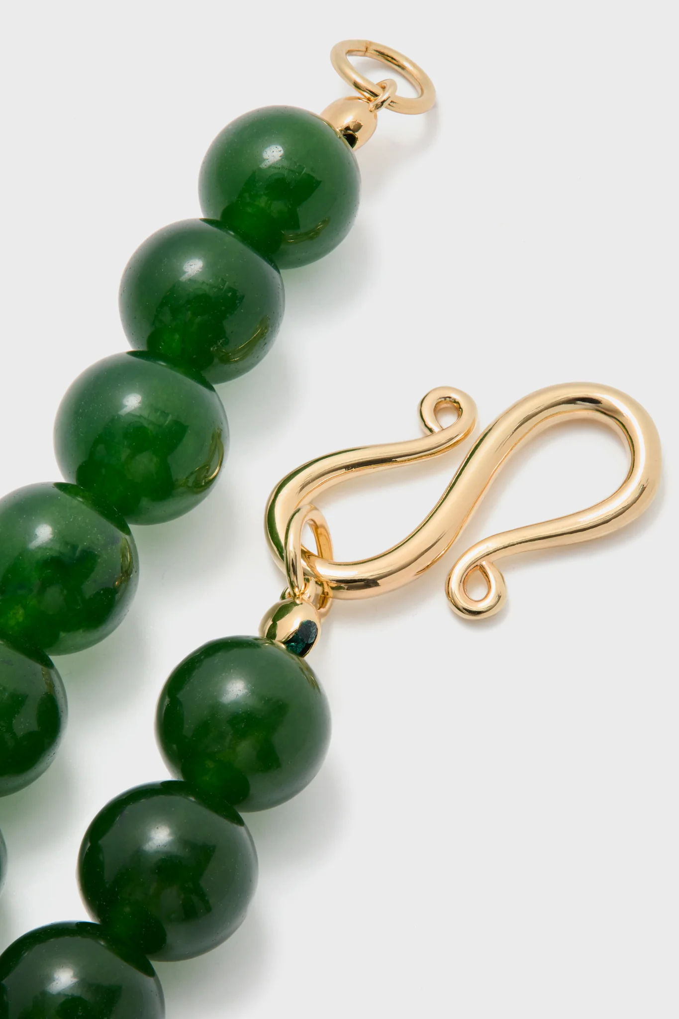 The Green Agate Mary Necklace - Image 2