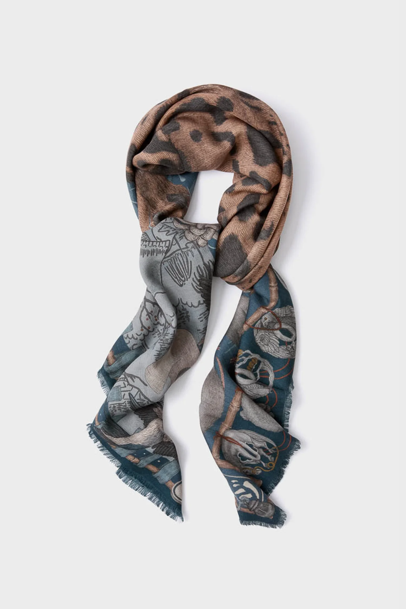 The Lunar Leopard Winter Large 135 cm Scarf - Image 3
