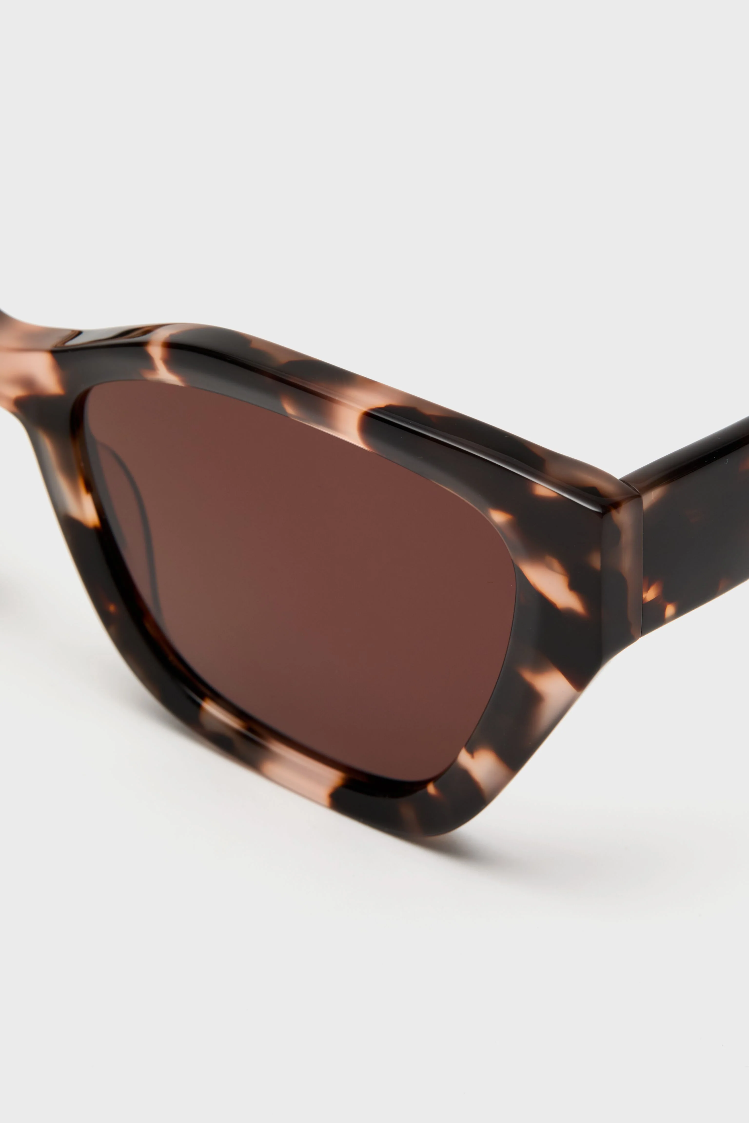 Tortoise and Brown Evie Himalayan Sunglasses - Image 5