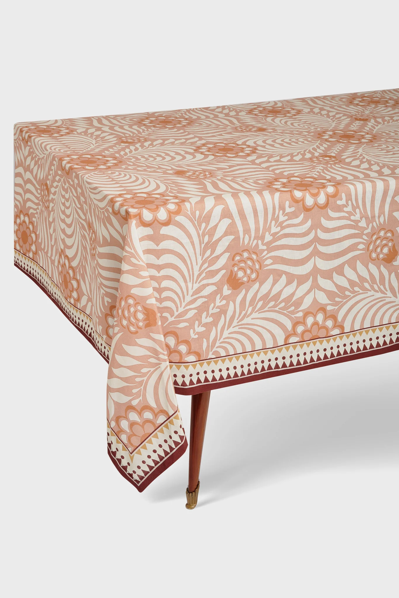 Tudor Large Tablecloth - Image 2