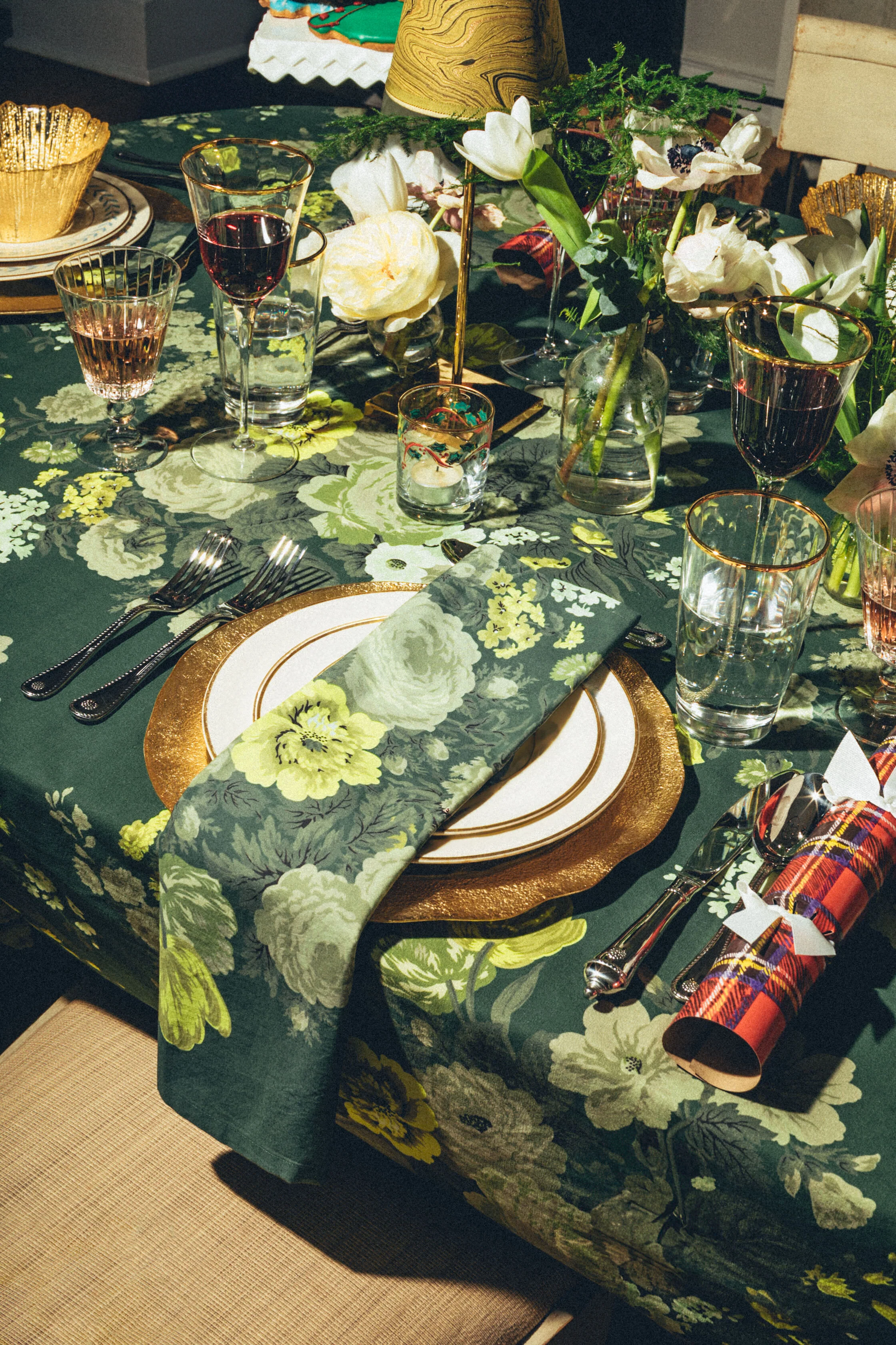 Verdant Floral Tablecloth - Image 3