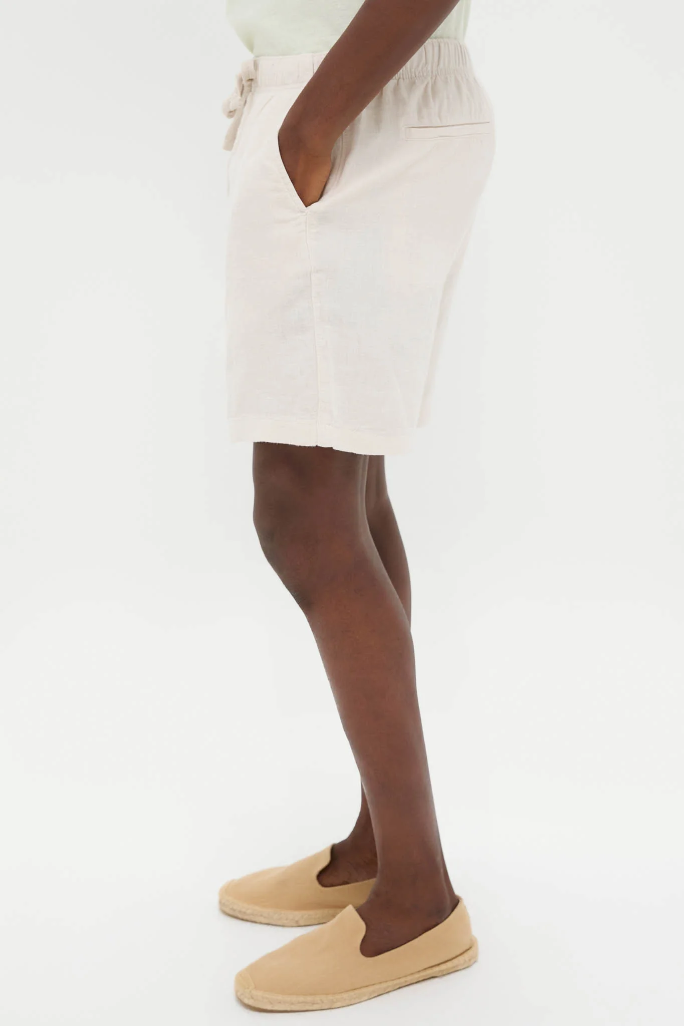 Weathered Sand Essential Linen Short - Image 2