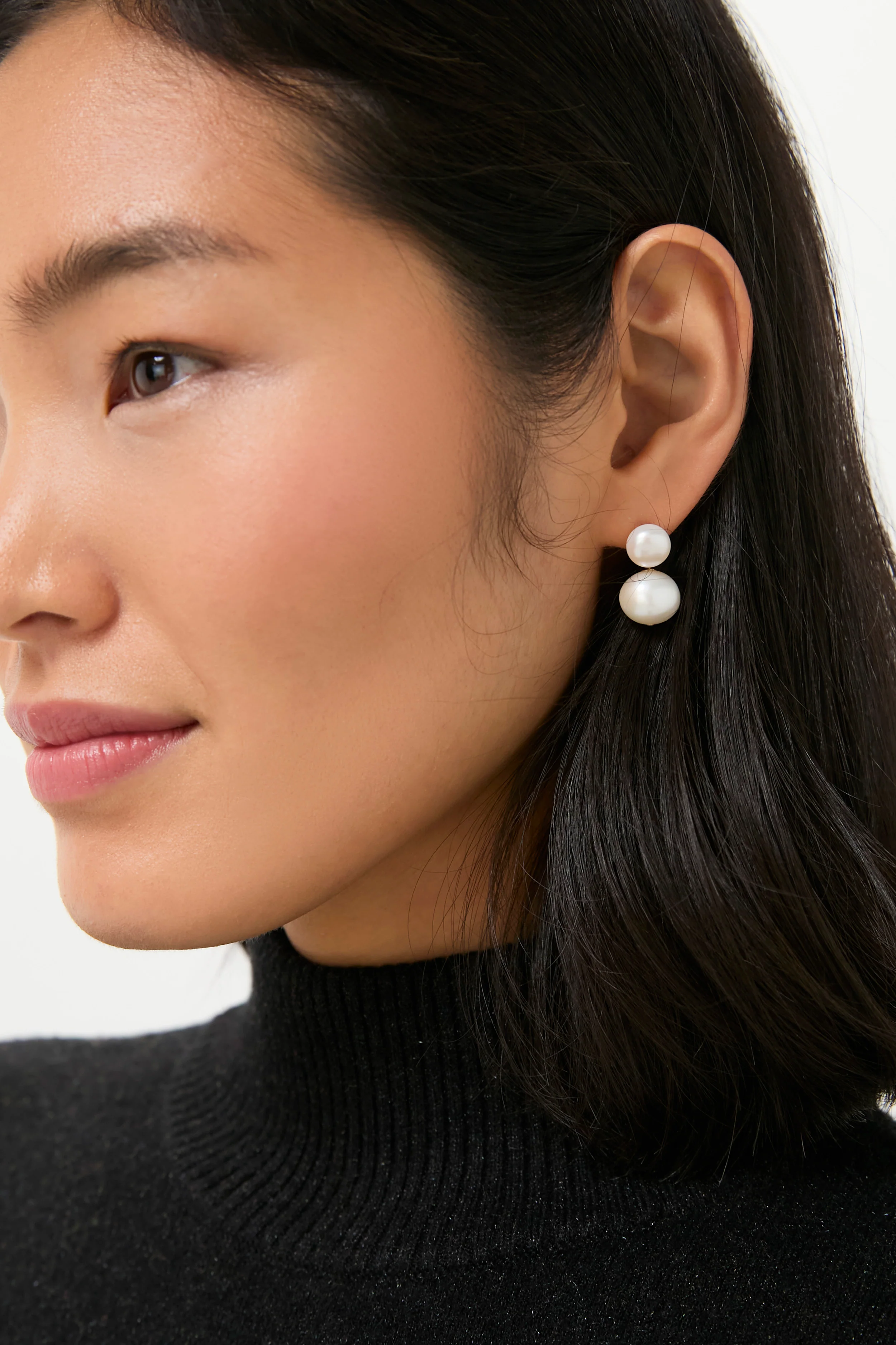 White Freshwater Pearl Sandra Earrings - Image 2