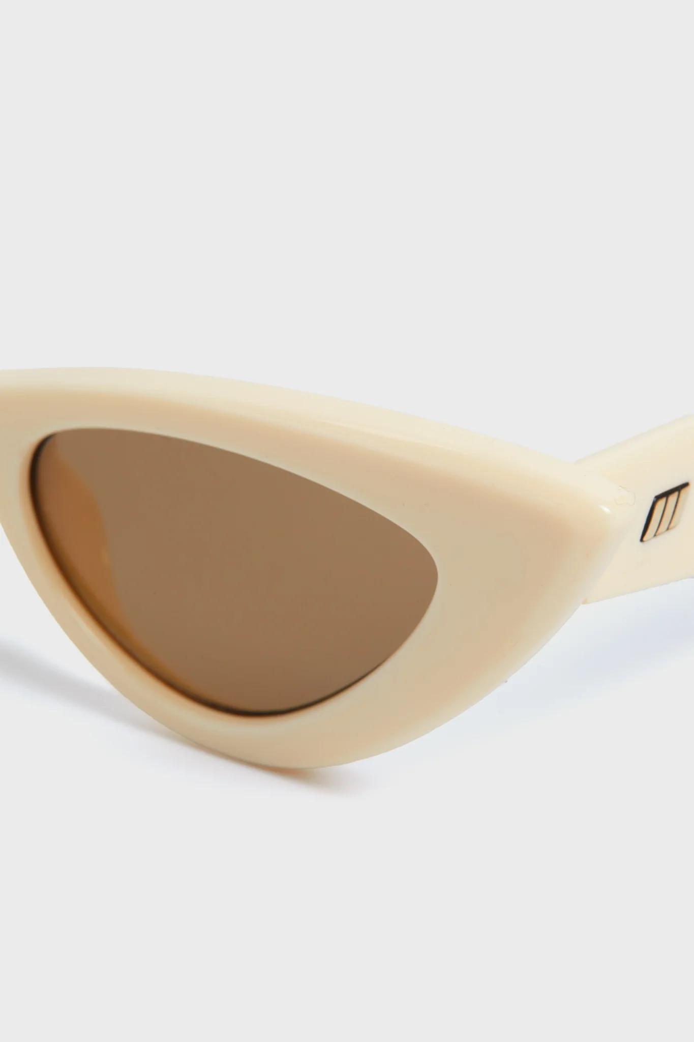 White Hypnosis Sunglasses - Image 4