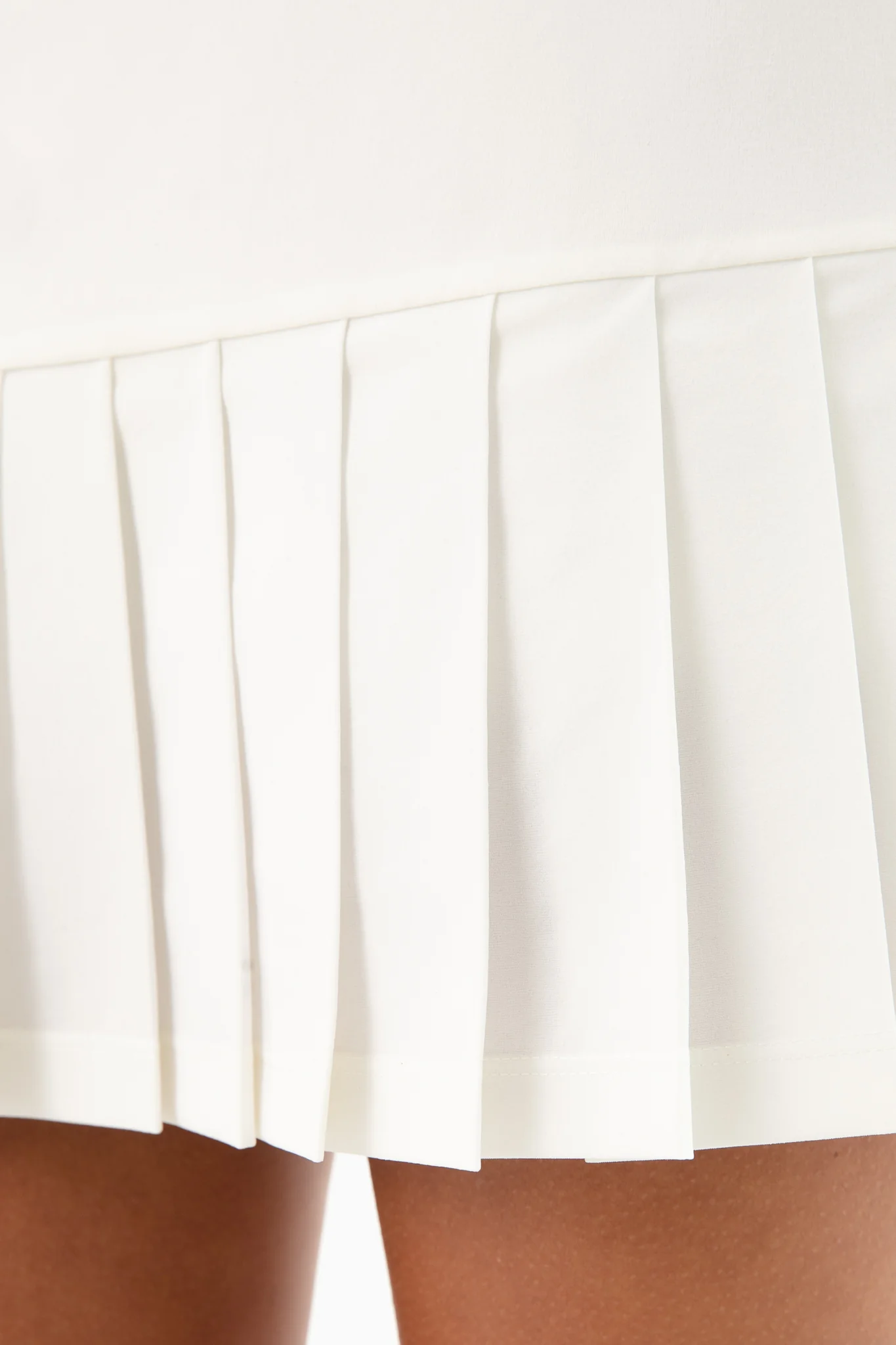 White Pleated Hem Tennis Skirt - Image 5