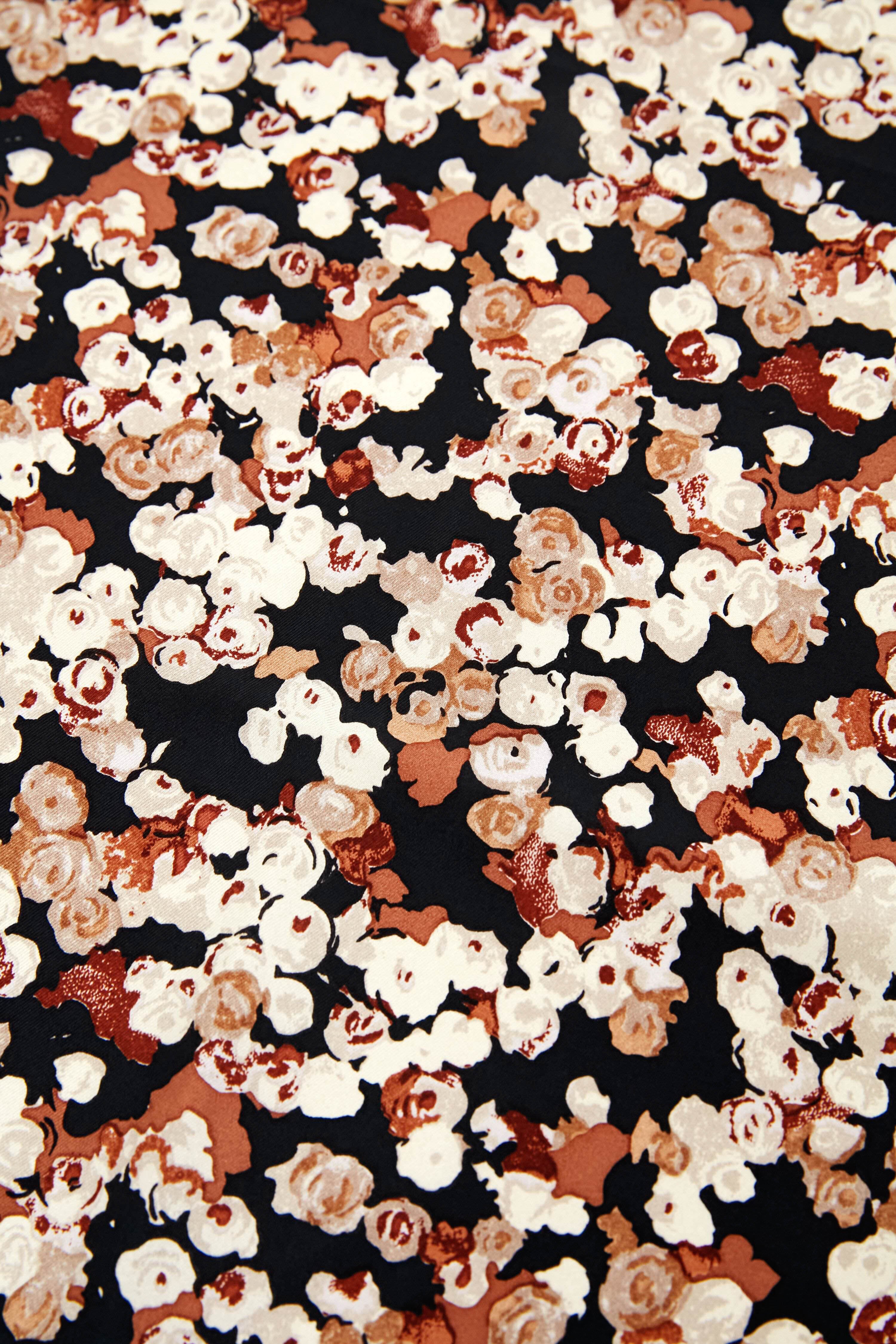 Woodrose Silk Scarf - Image 5